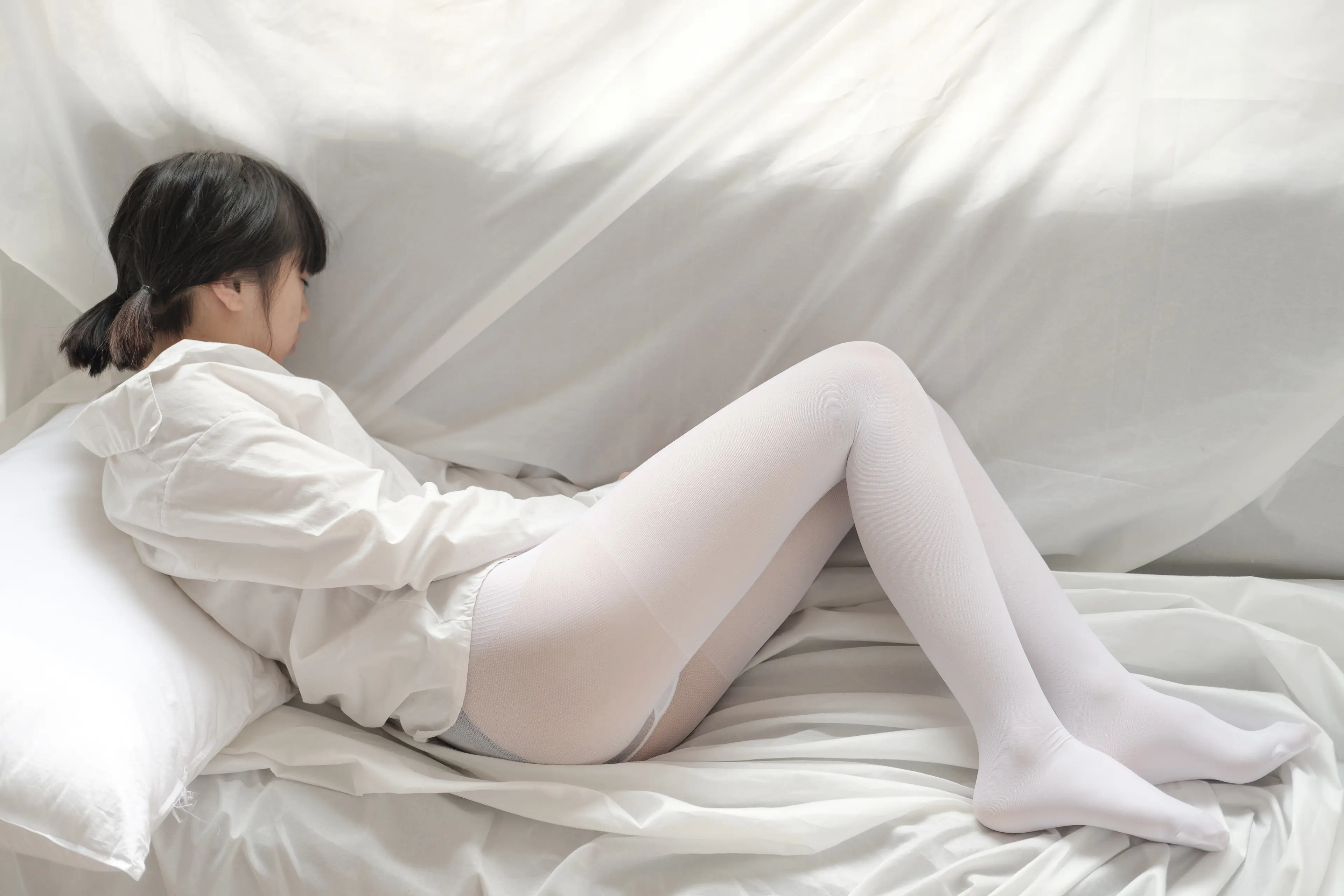 森萝财团 X 粉嫩粉嫩的丝秀 [120P]