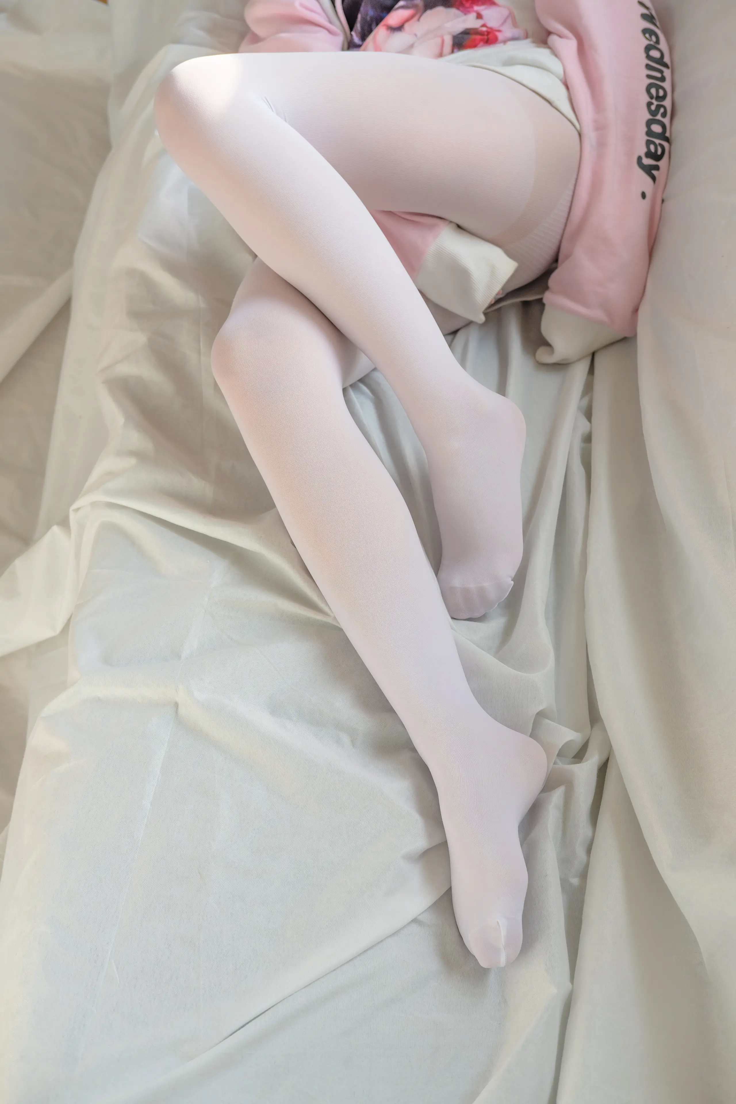 森萝财团 X 粉嫩粉嫩的丝秀 [120P]