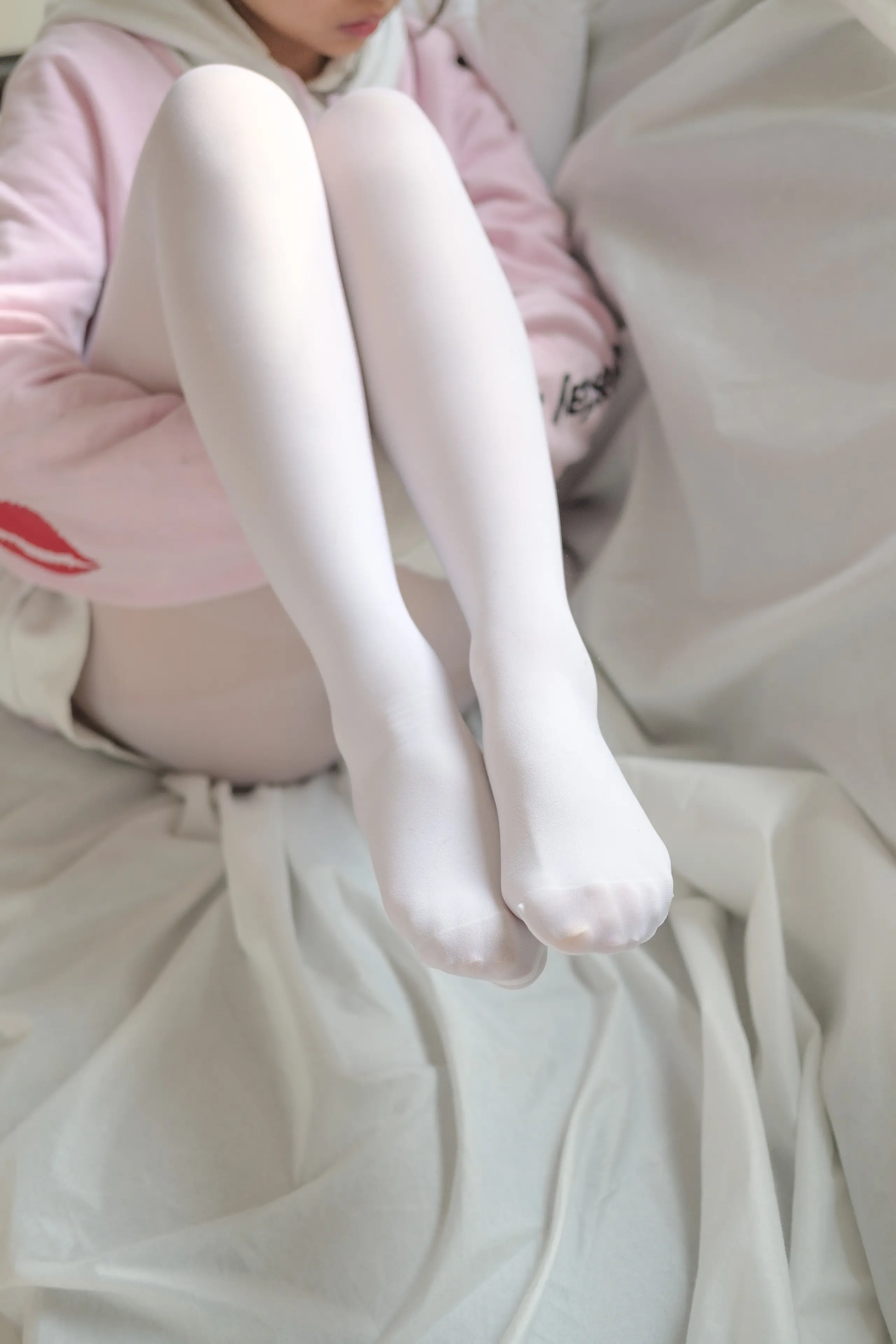 森萝财团 X 粉嫩粉嫩的丝秀 [120P]