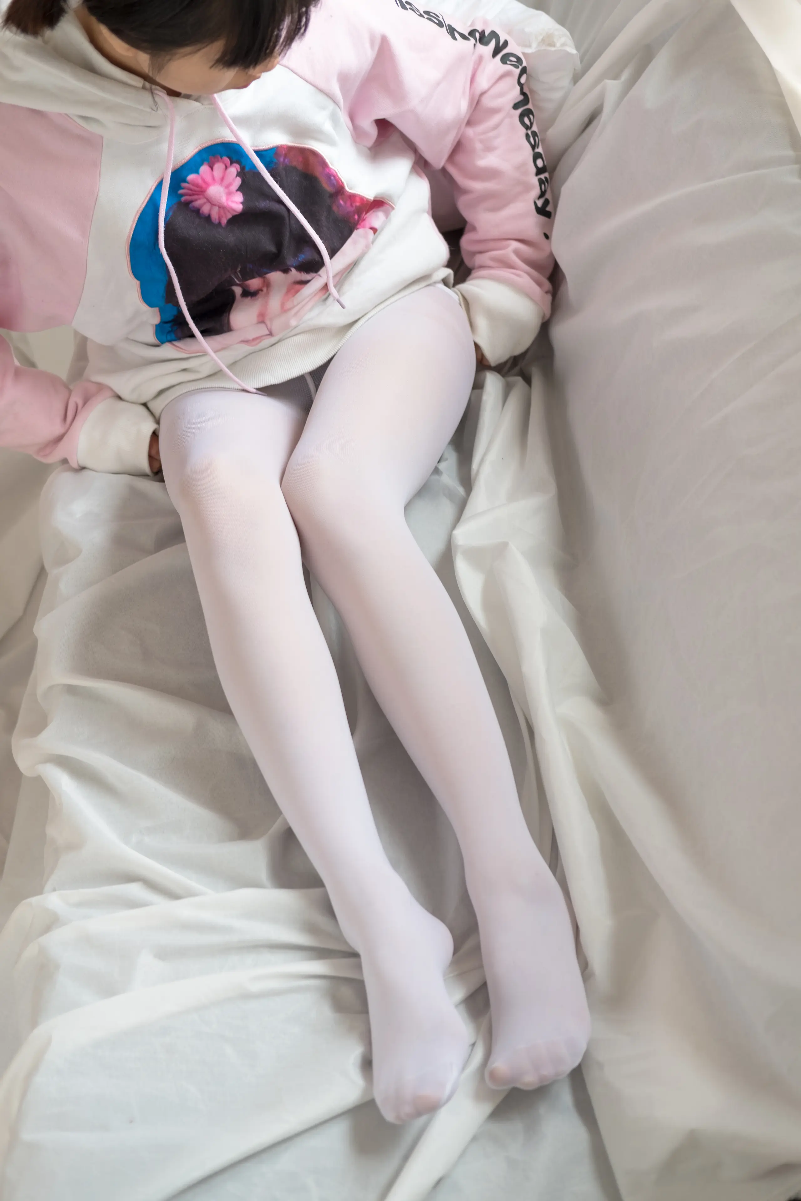 森萝财团 X 粉嫩粉嫩的丝秀 [120P]