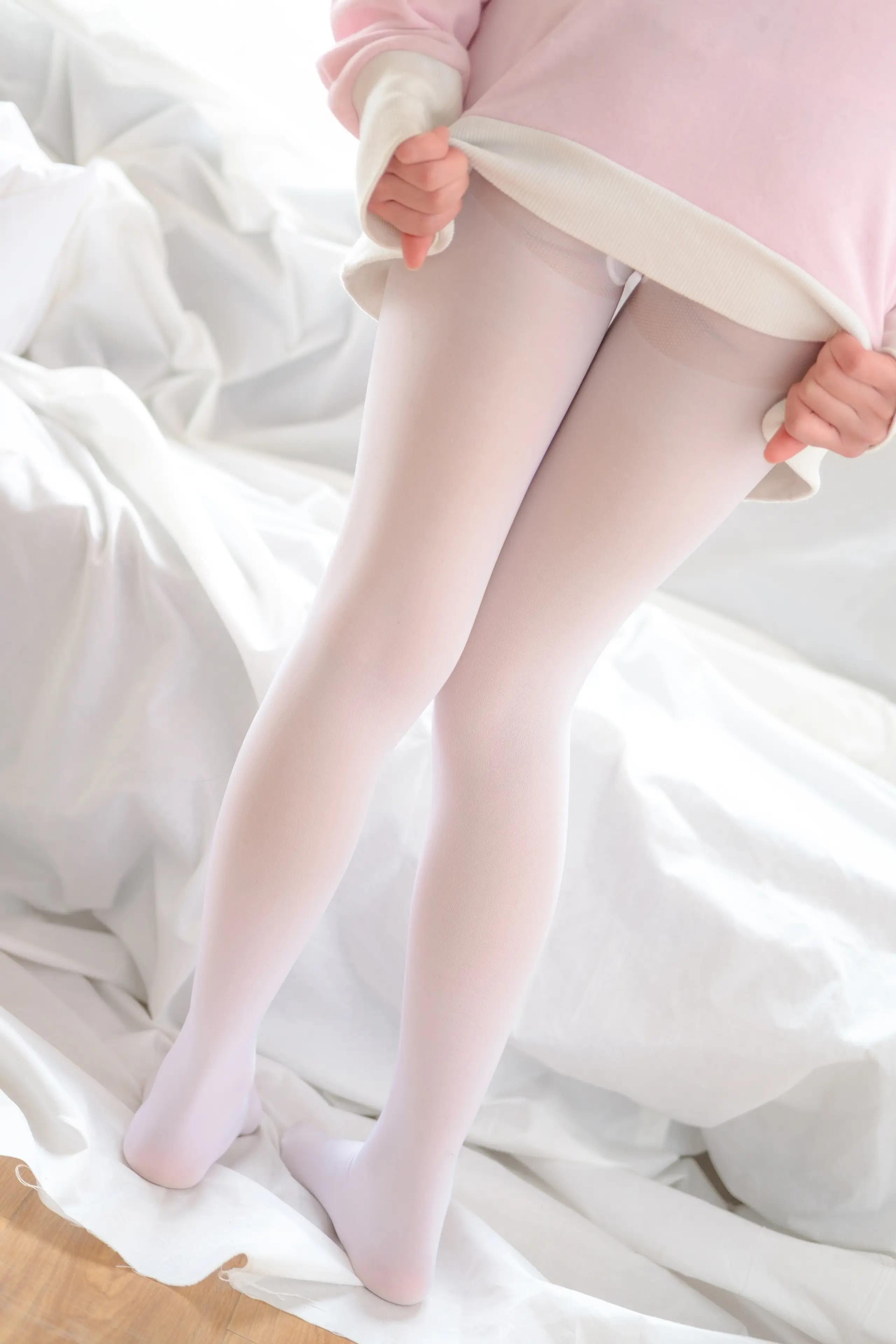 森萝财团 X 粉嫩粉嫩的丝秀 [120P]