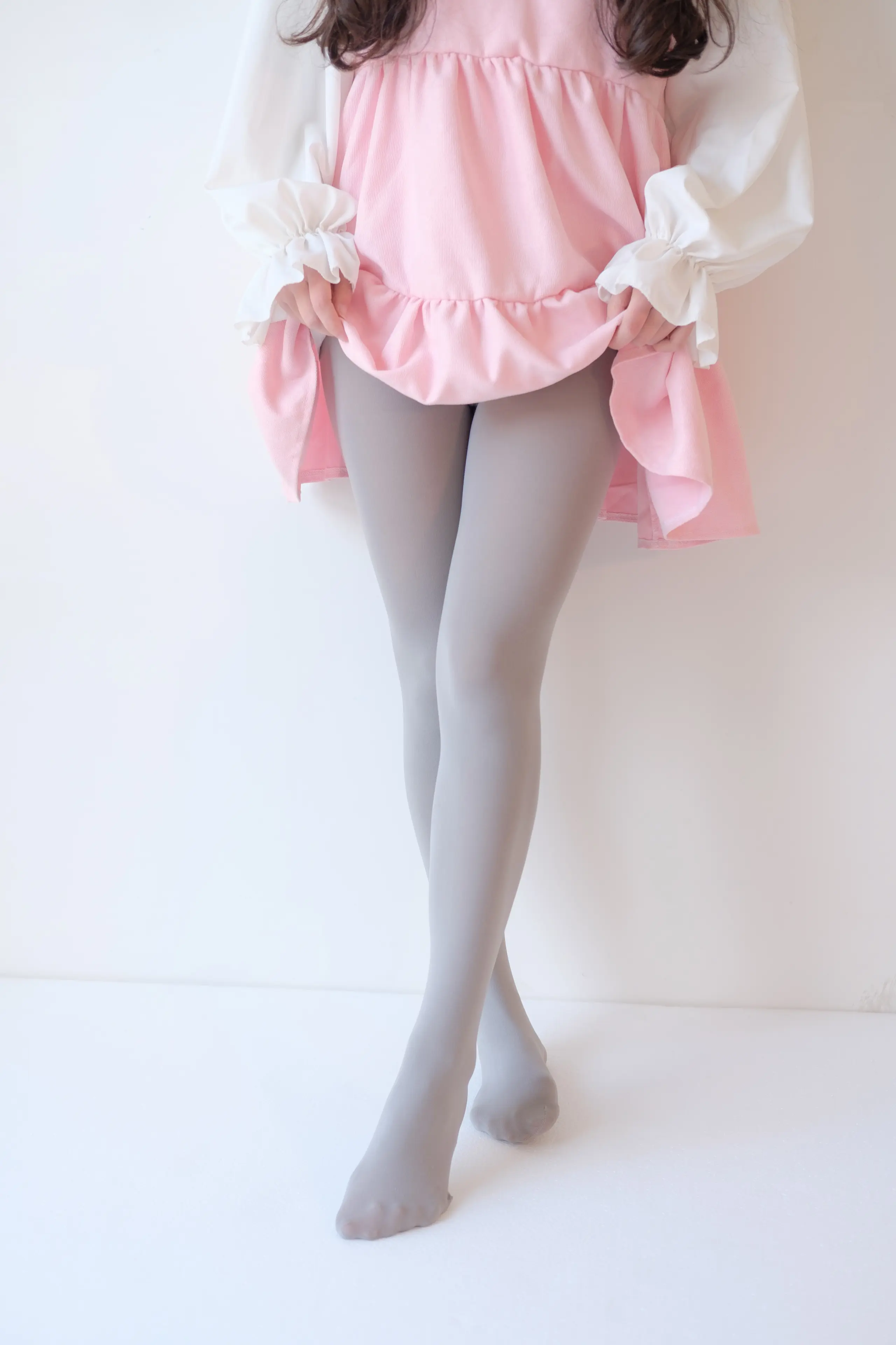 森萝财团 X 粉色纯女孩 [130P]