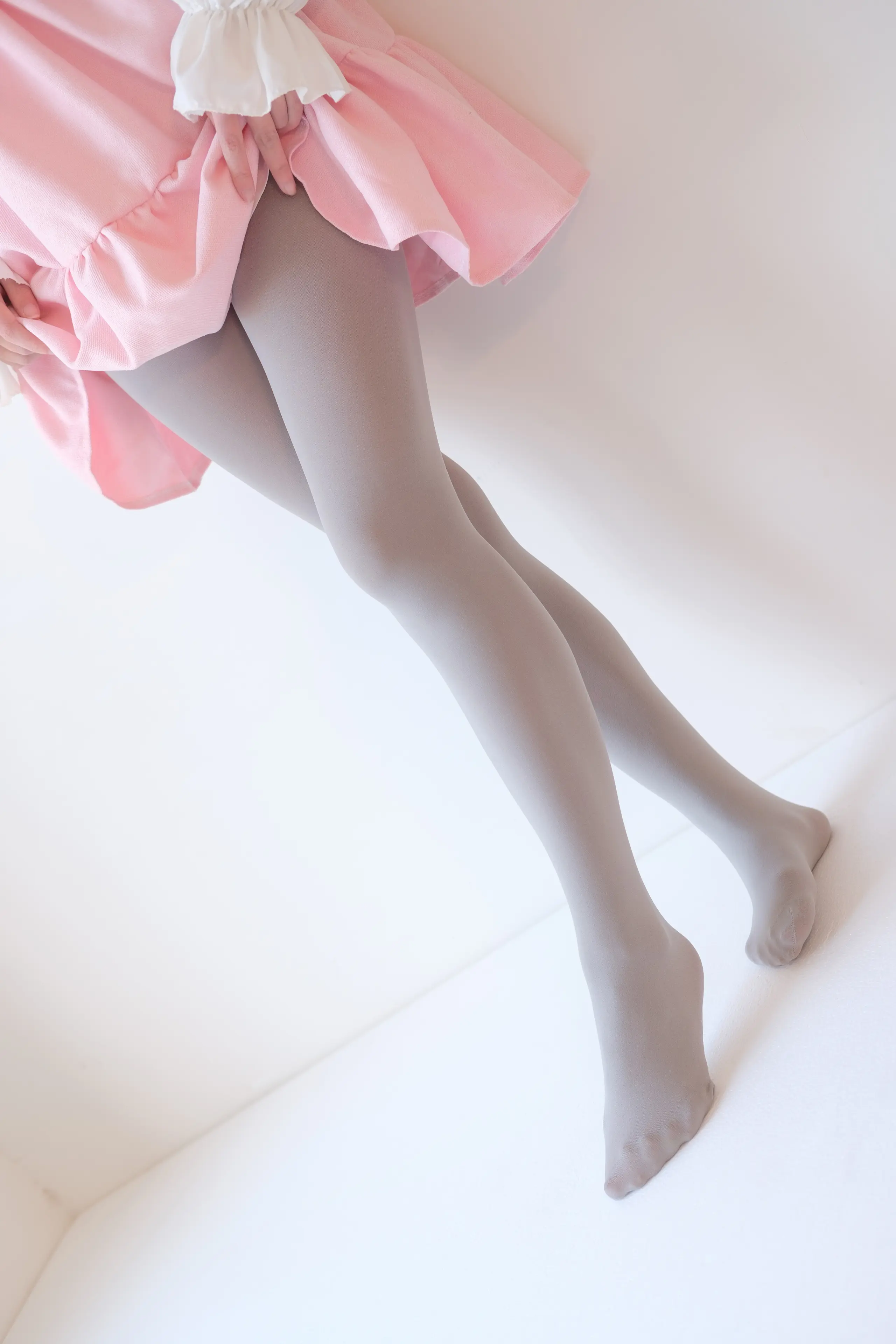 森萝财团 X 粉色纯女孩 [130P]