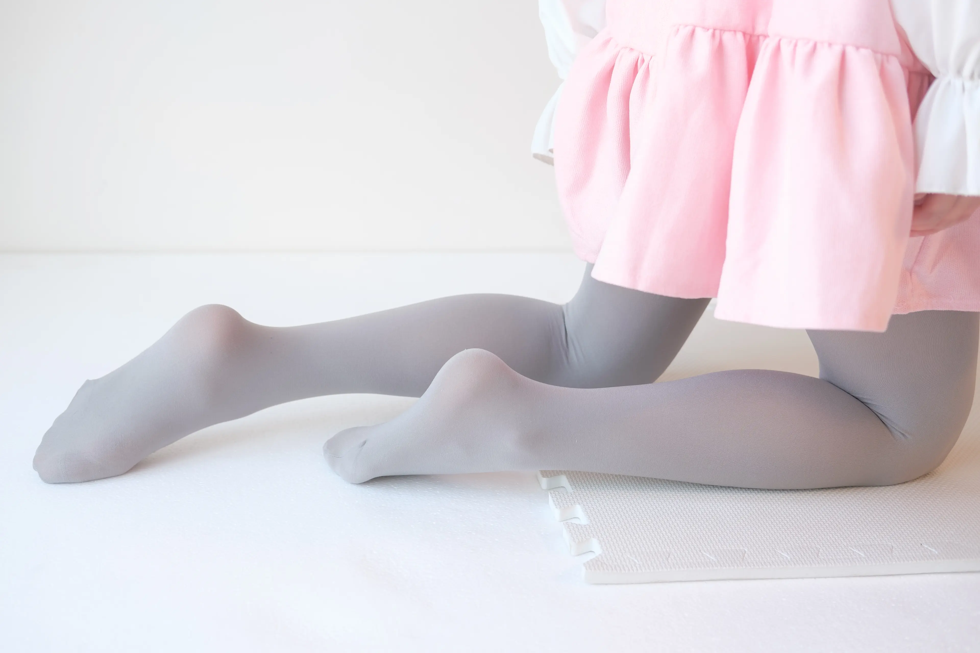 森萝财团 X 粉色纯女孩 [130P]