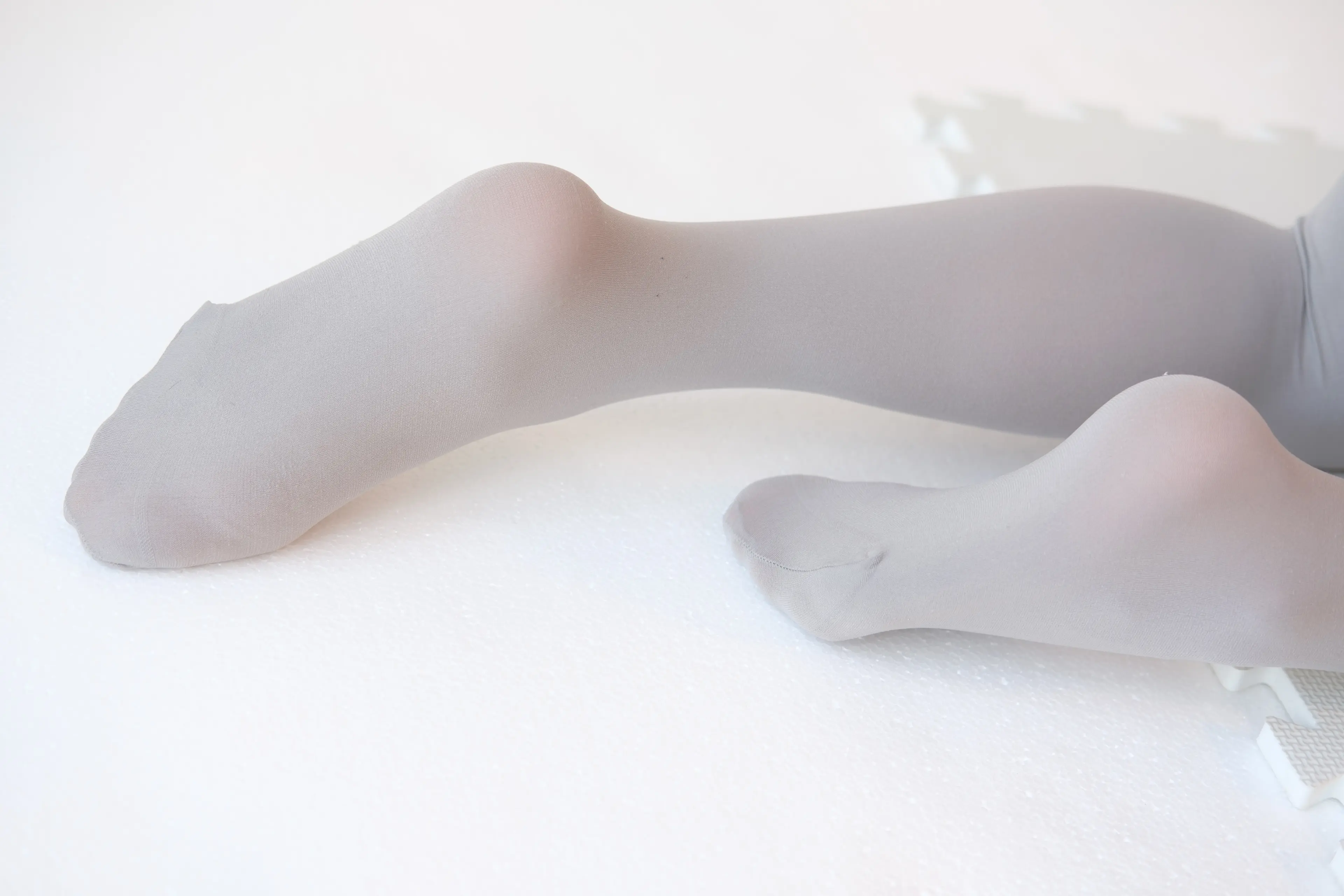 森萝财团 X 粉色纯女孩 [130P]