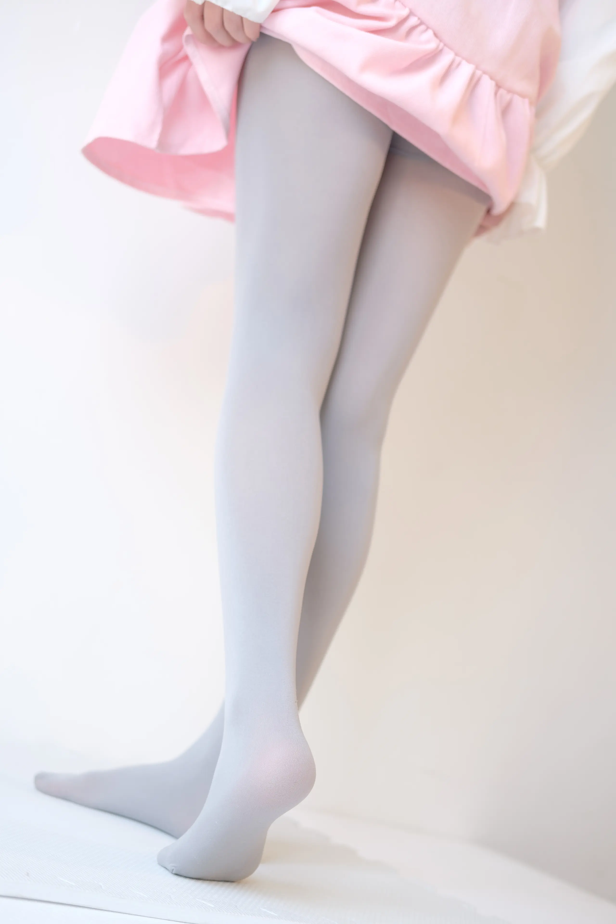 森萝财团 X 粉色纯女孩 [130P]