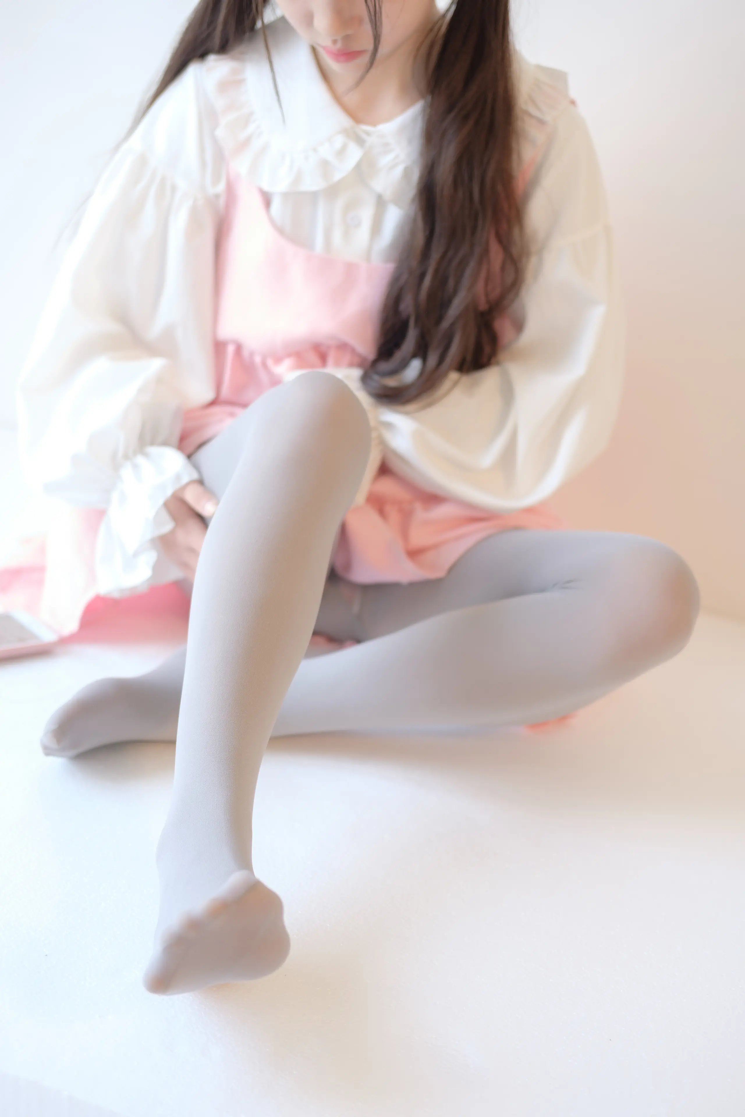 森萝财团 X 粉色纯女孩 [130P]