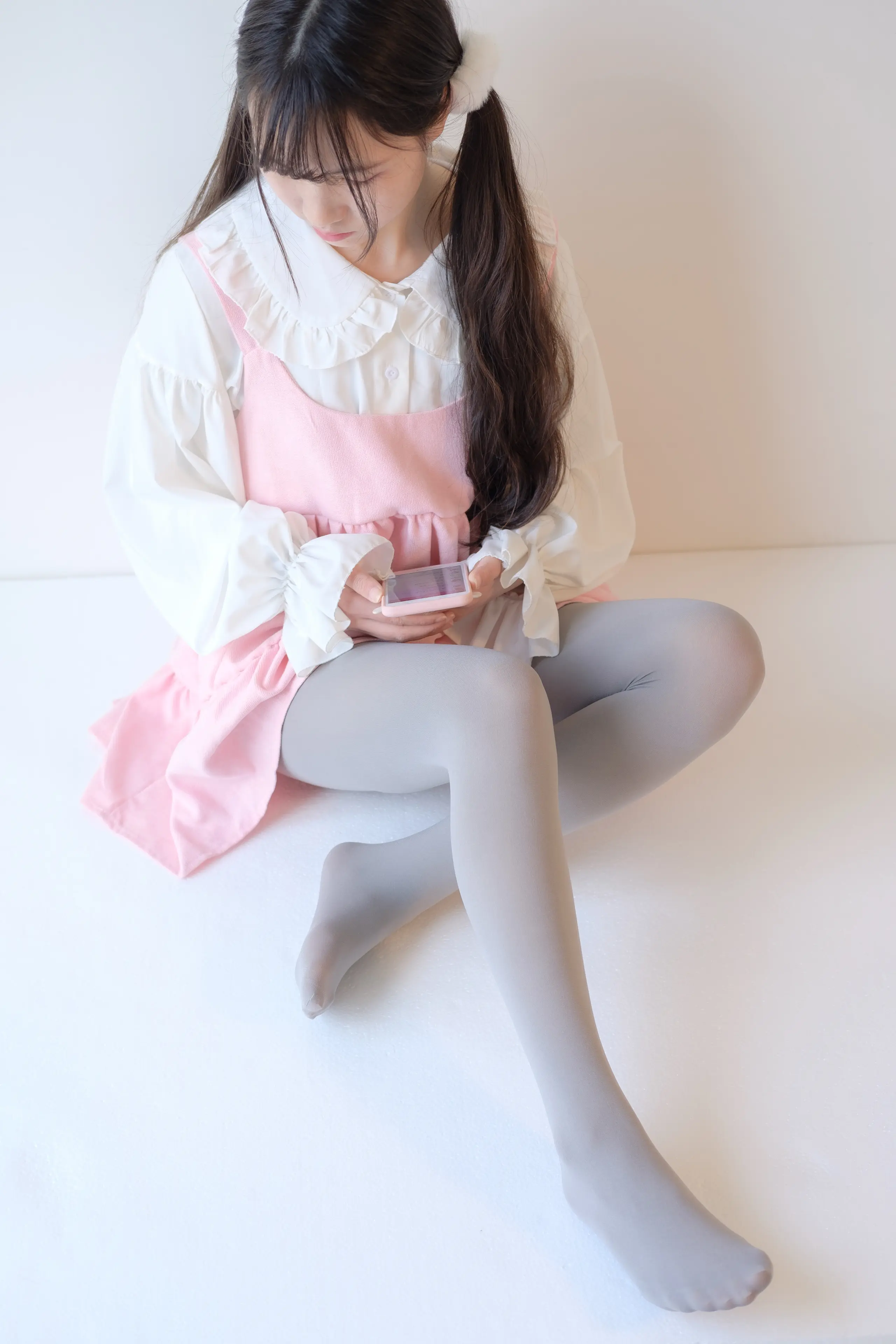 森萝财团 X 粉色纯女孩 [130P]