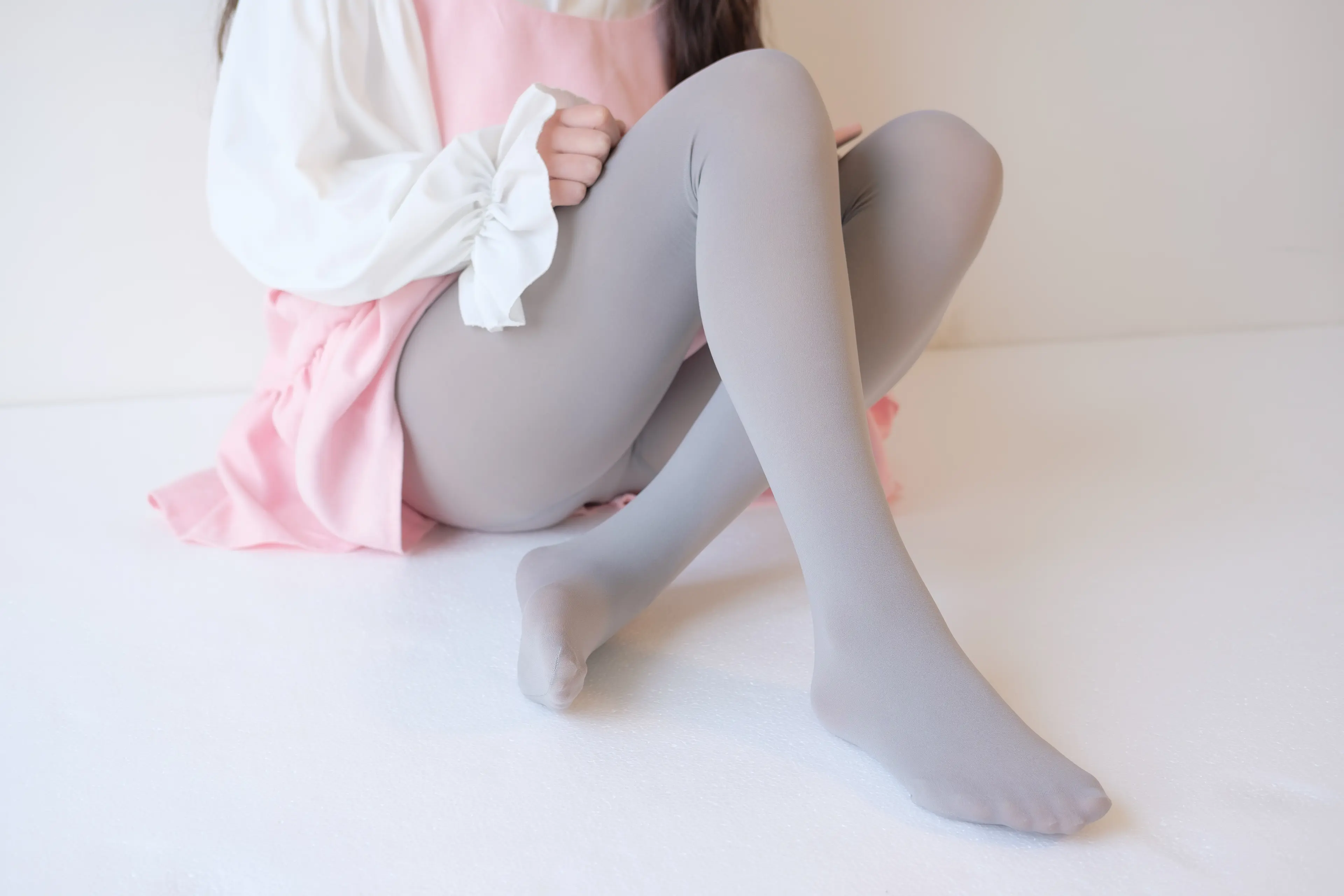 森萝财团 X 粉色纯女孩 [130P]