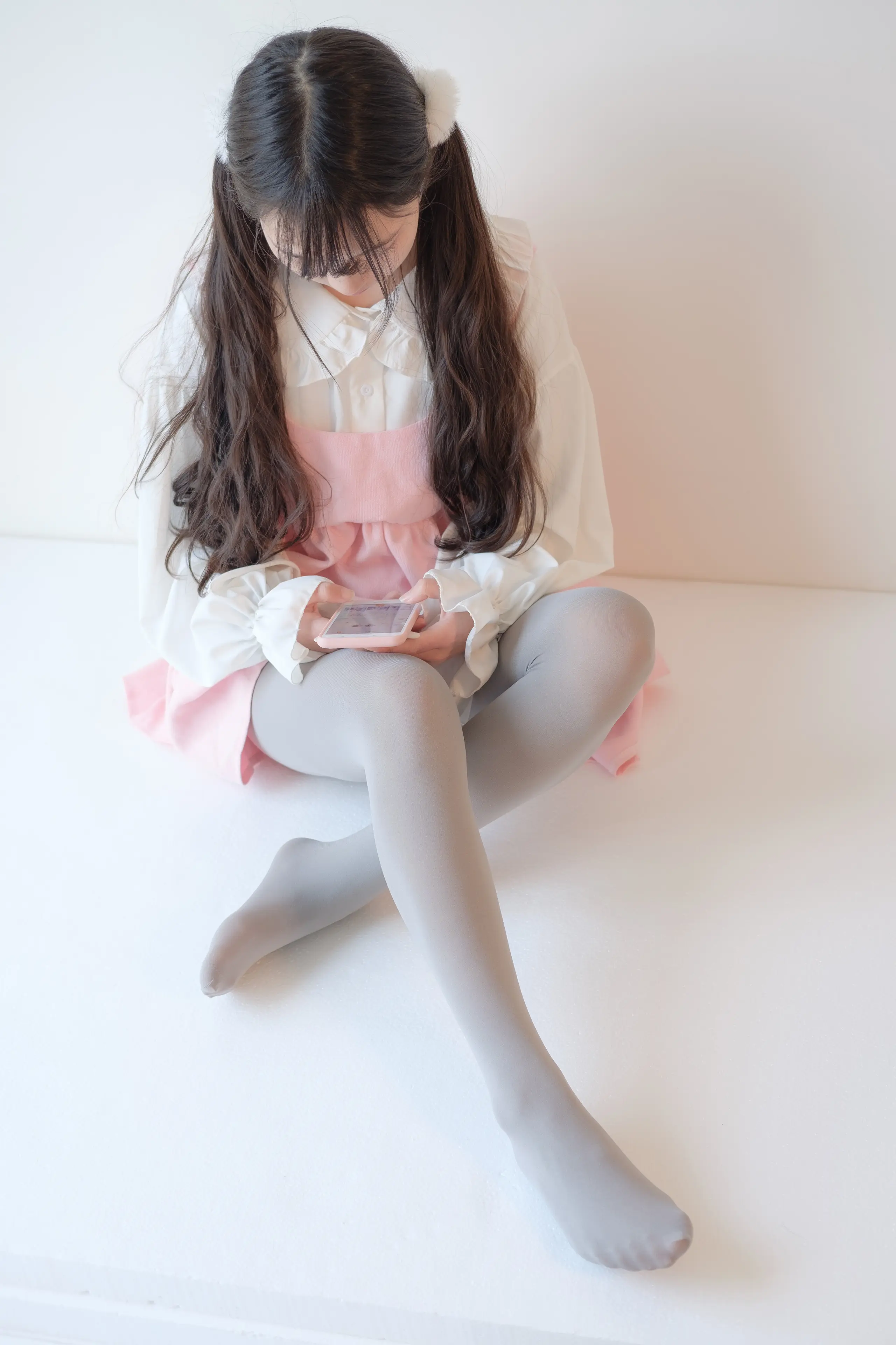 森萝财团 X 粉色纯女孩 [130P]