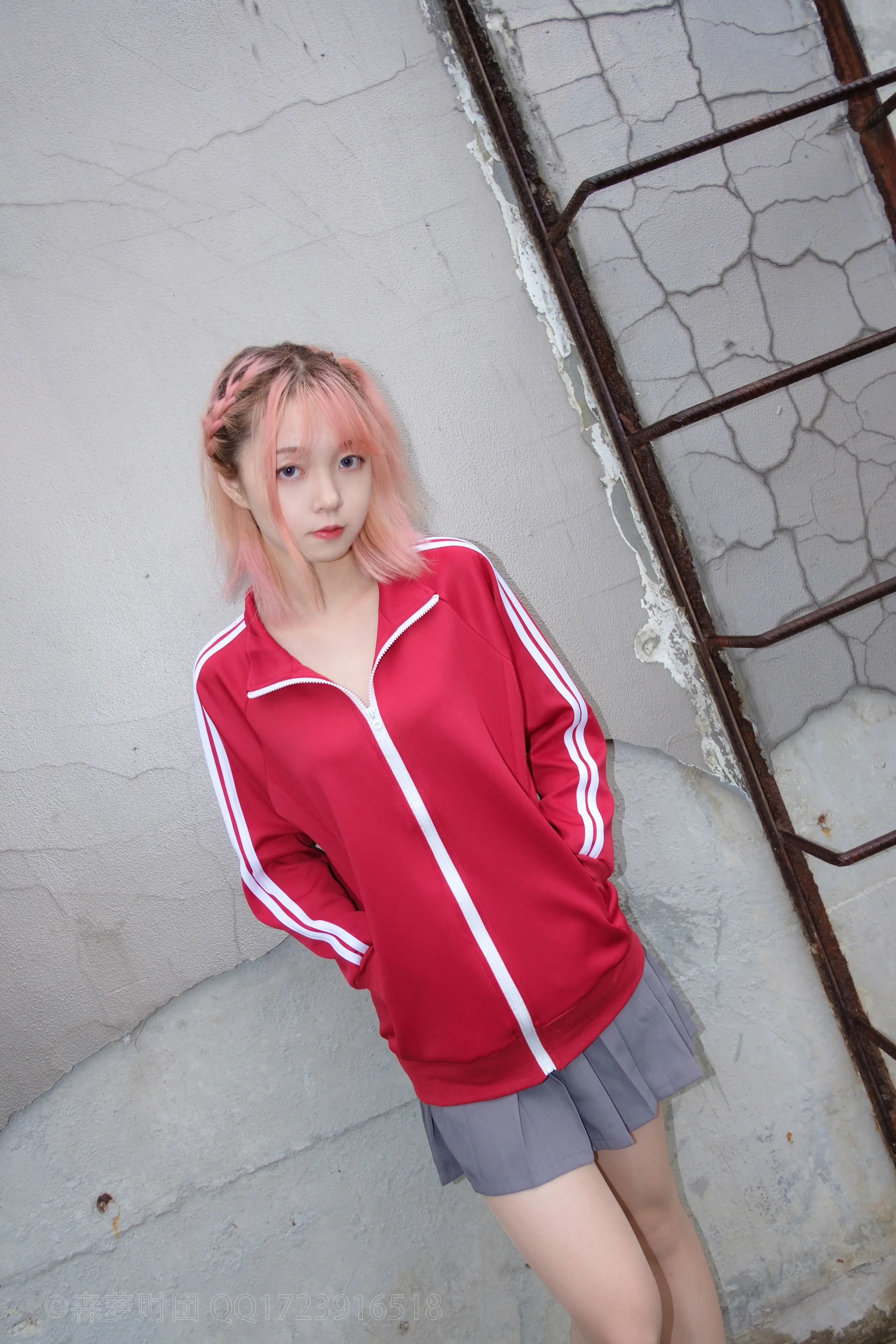 森萝财团 X 红衣少女浴缸玩肉丝 [88P]