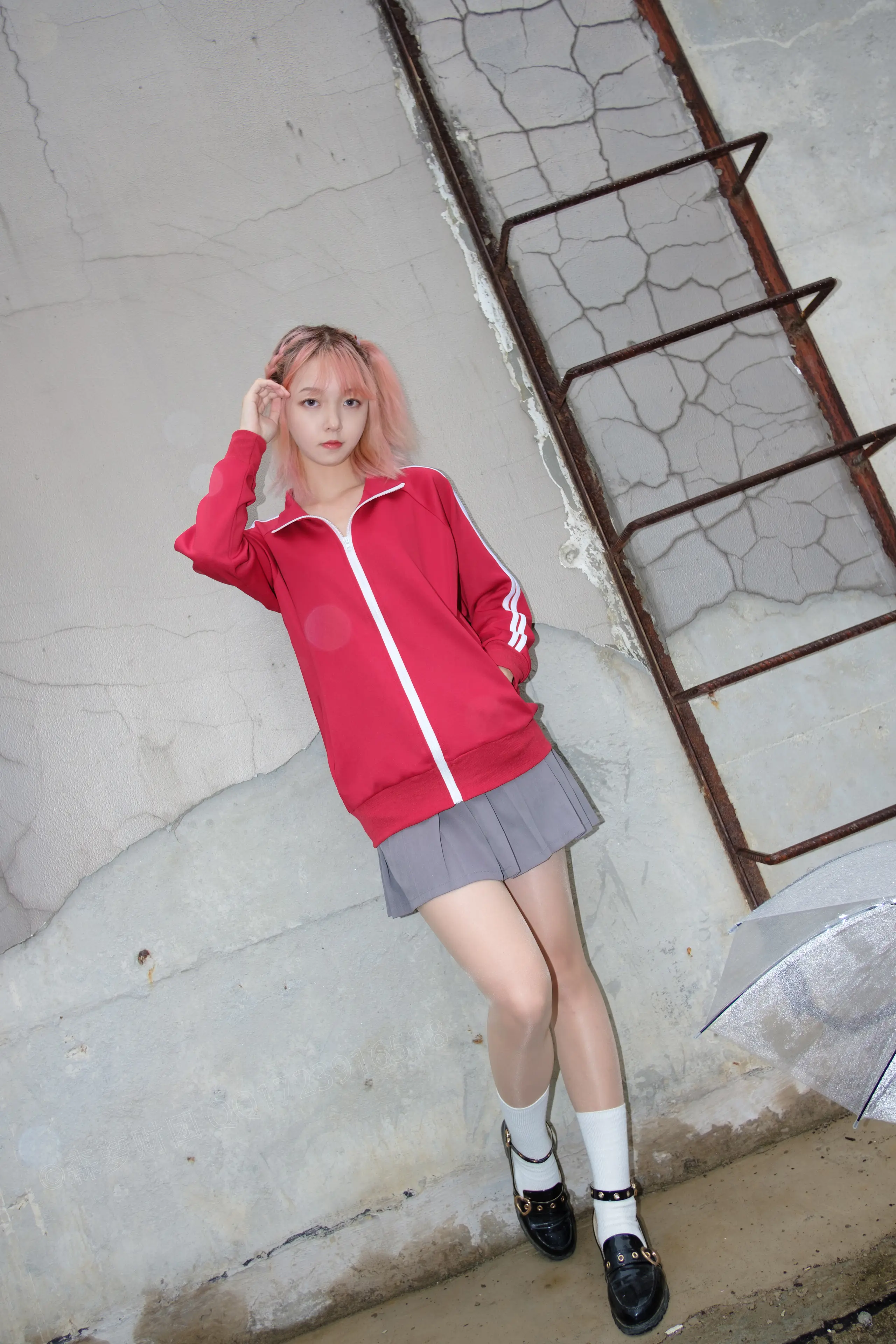 森萝财团 X 红衣少女浴缸玩肉丝 [88P]