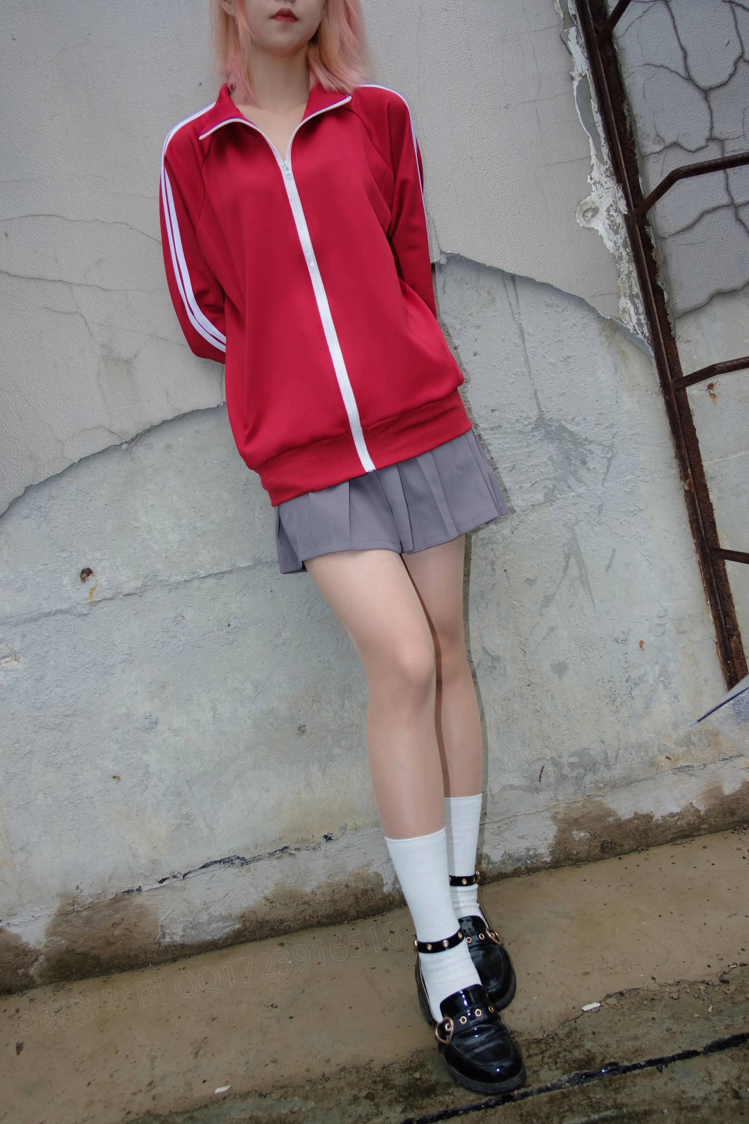 森萝财团 X 红衣少女浴缸玩肉丝 [88P]