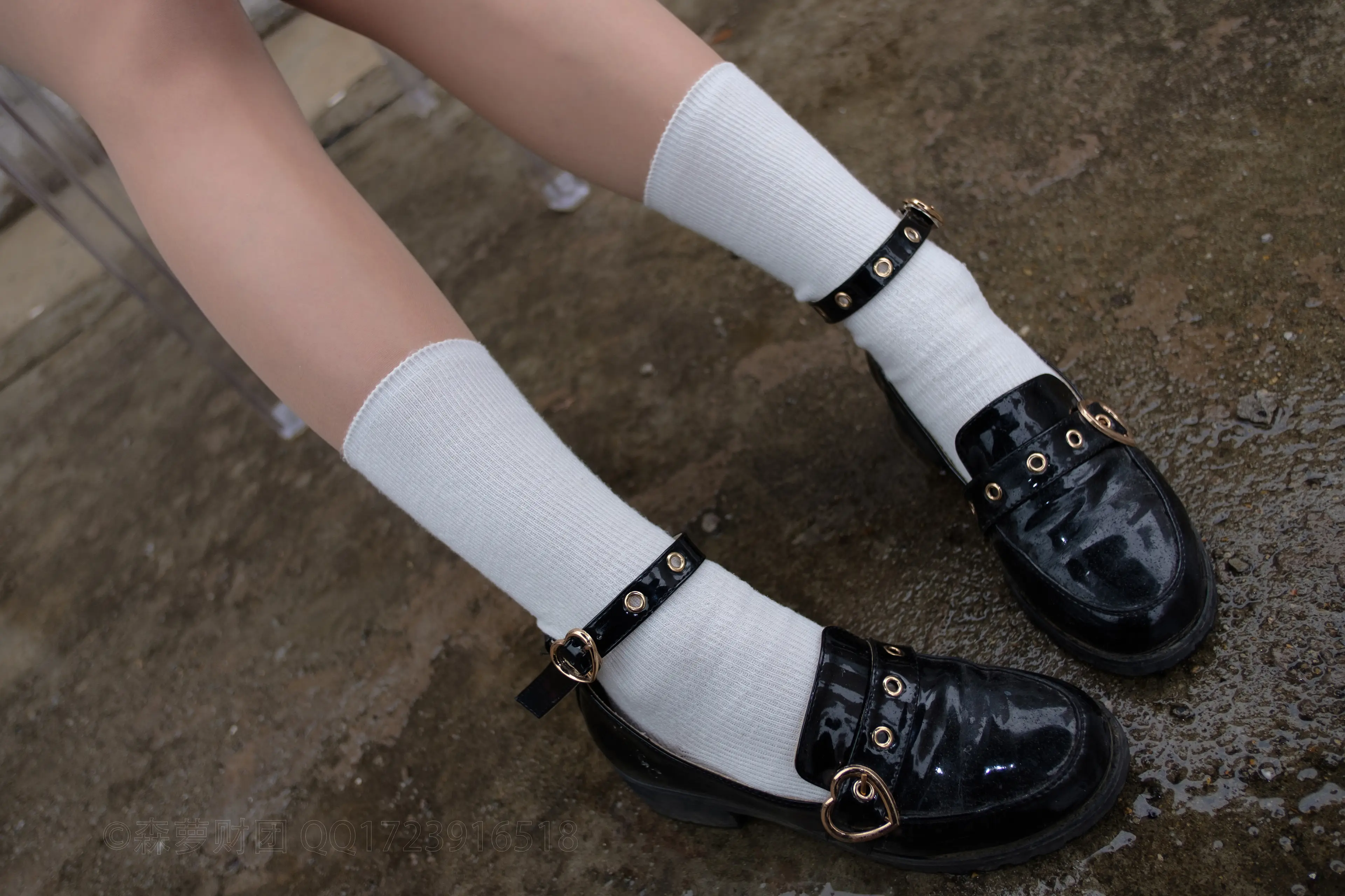 森萝财团 X 红衣少女浴缸玩肉丝 [88P]