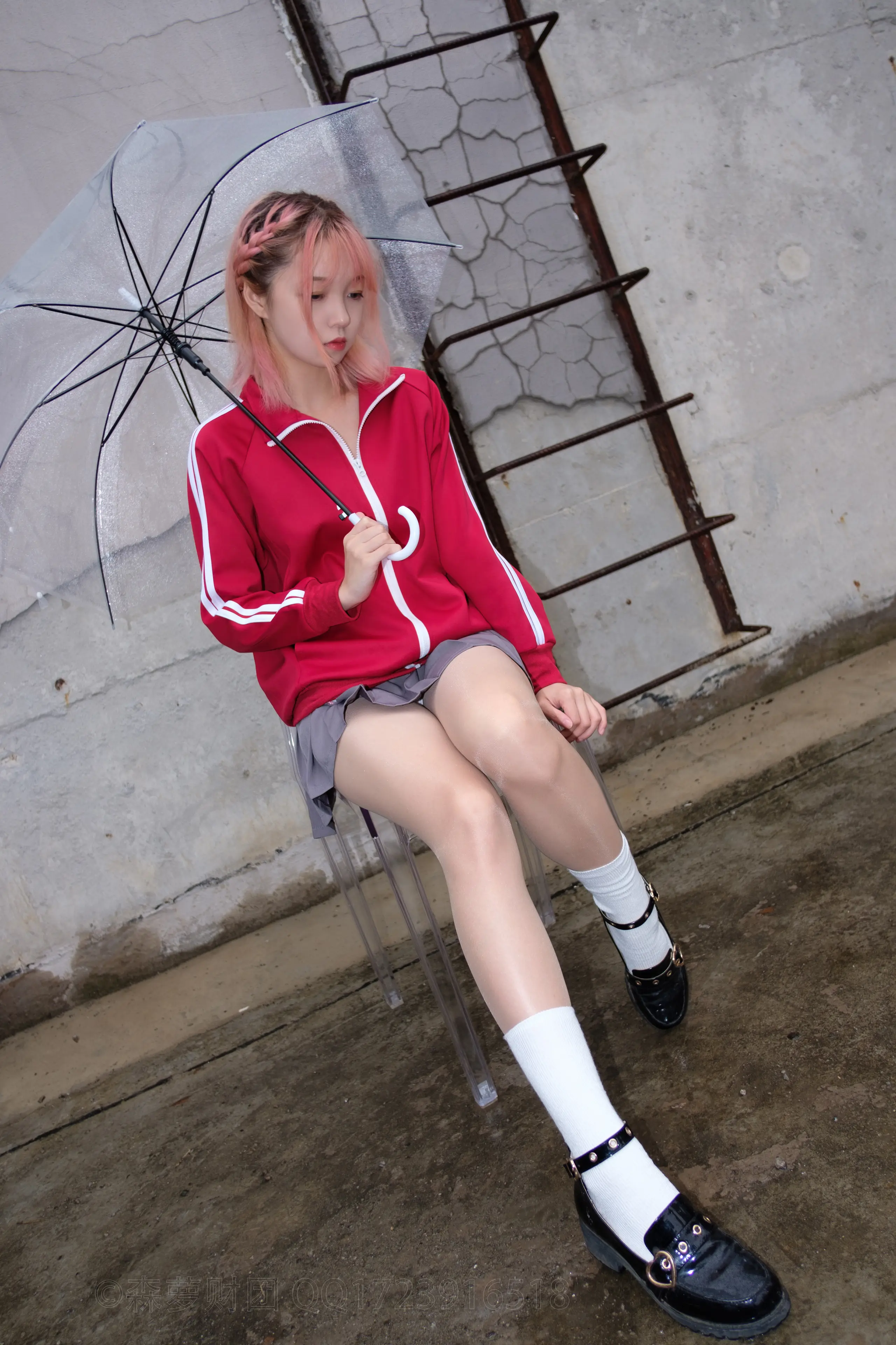 森萝财团 X 红衣少女浴缸玩肉丝 [88P]