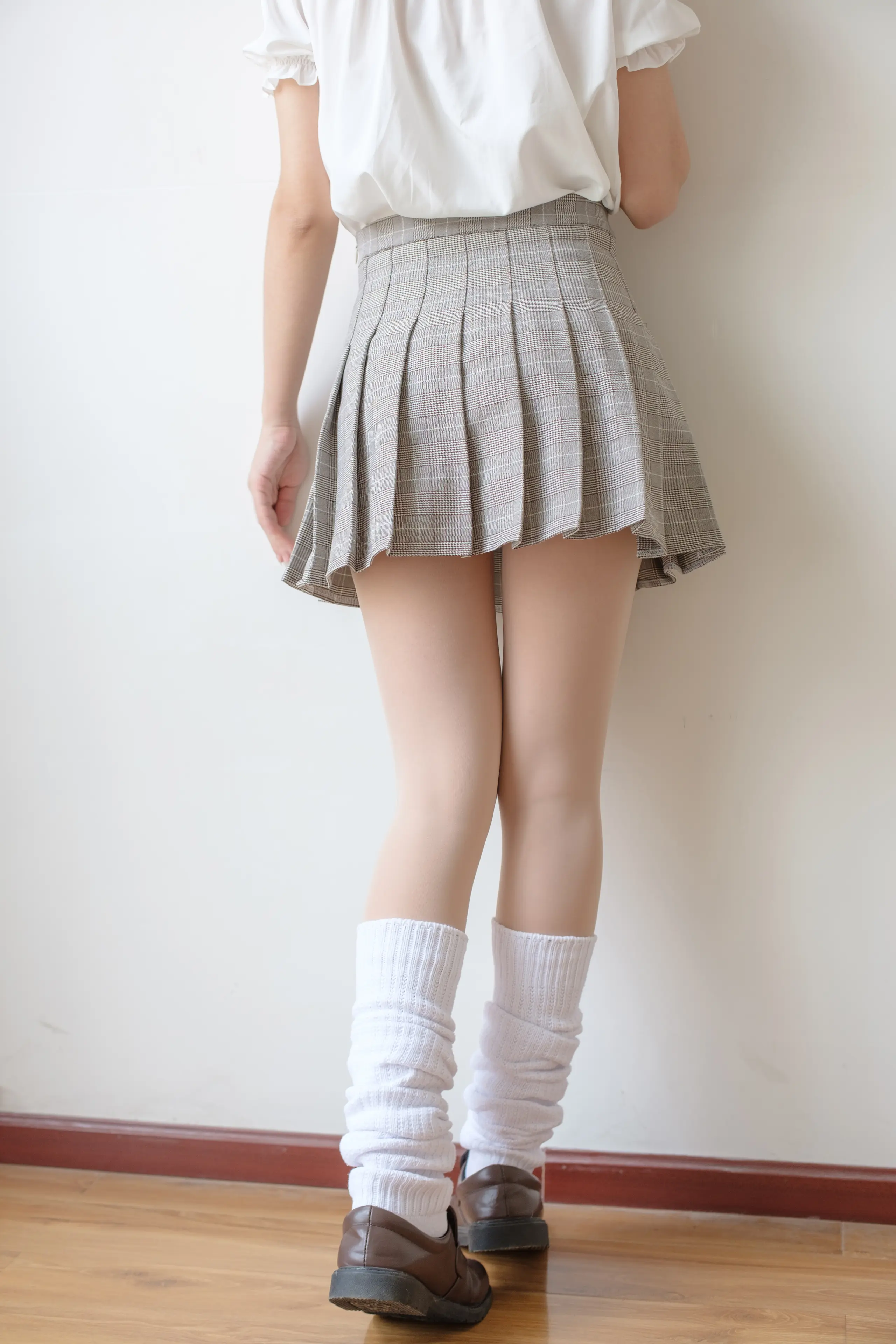 森萝财团 X 肉丝白厚棉袜 [102P]