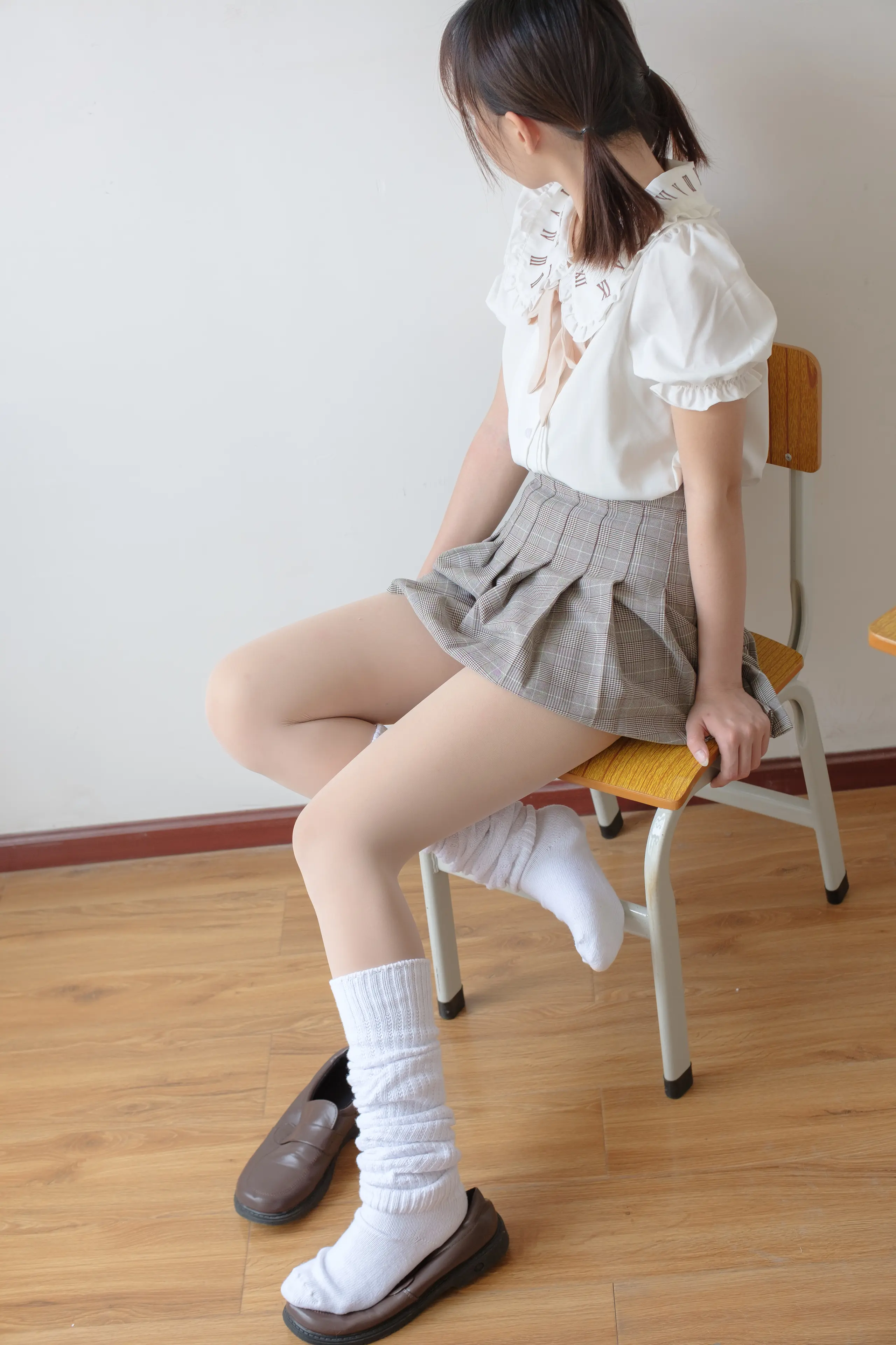 森萝财团 X 肉丝白厚棉袜 [102P]