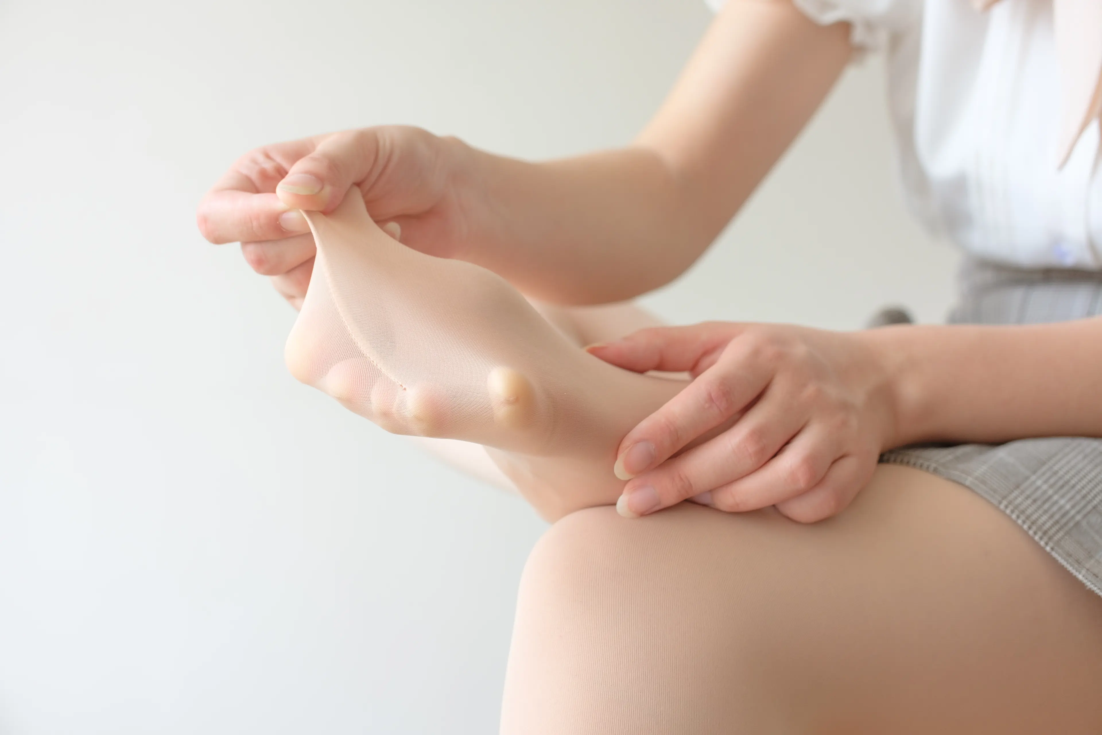 森萝财团 X 肉丝白厚棉袜 [102P]