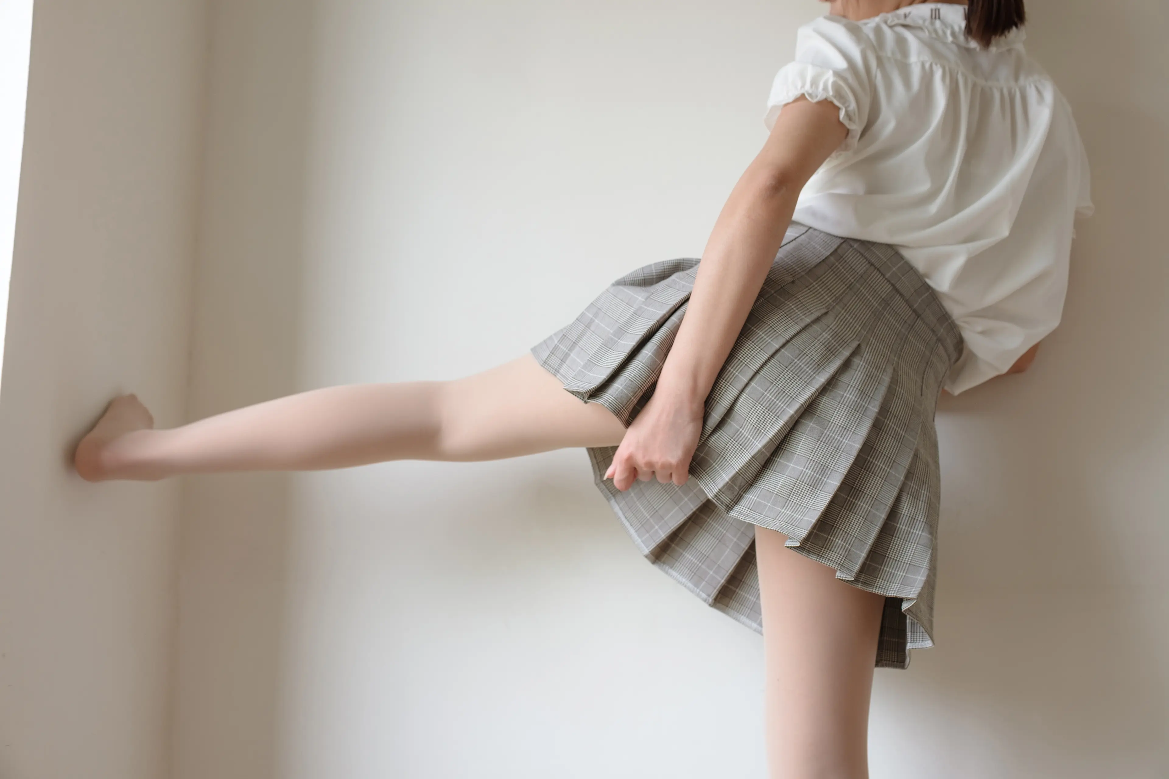 森萝财团 X 肉丝白厚棉袜 [102P]