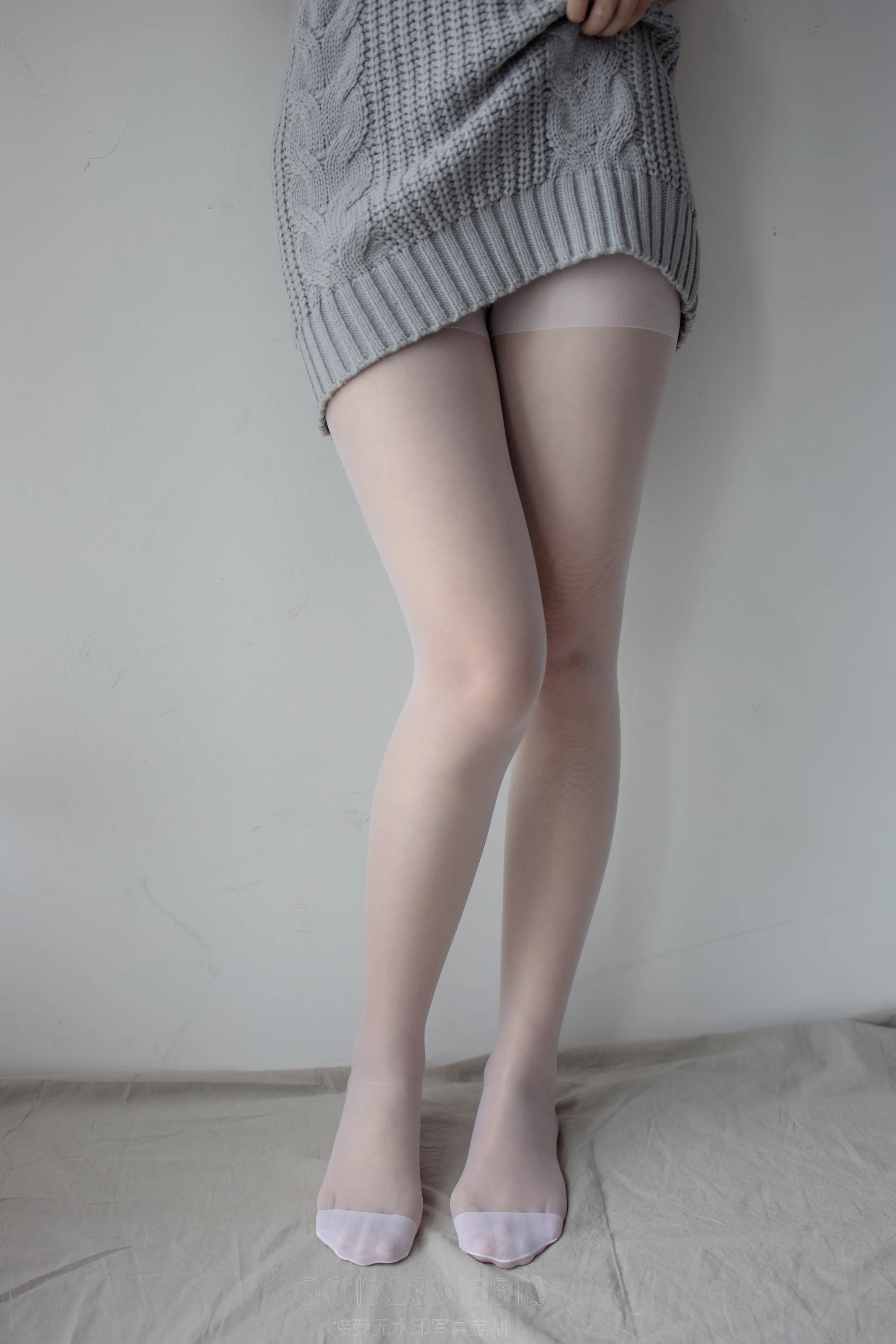 森萝财团 X 薄白丝露背毛衣 [100P]