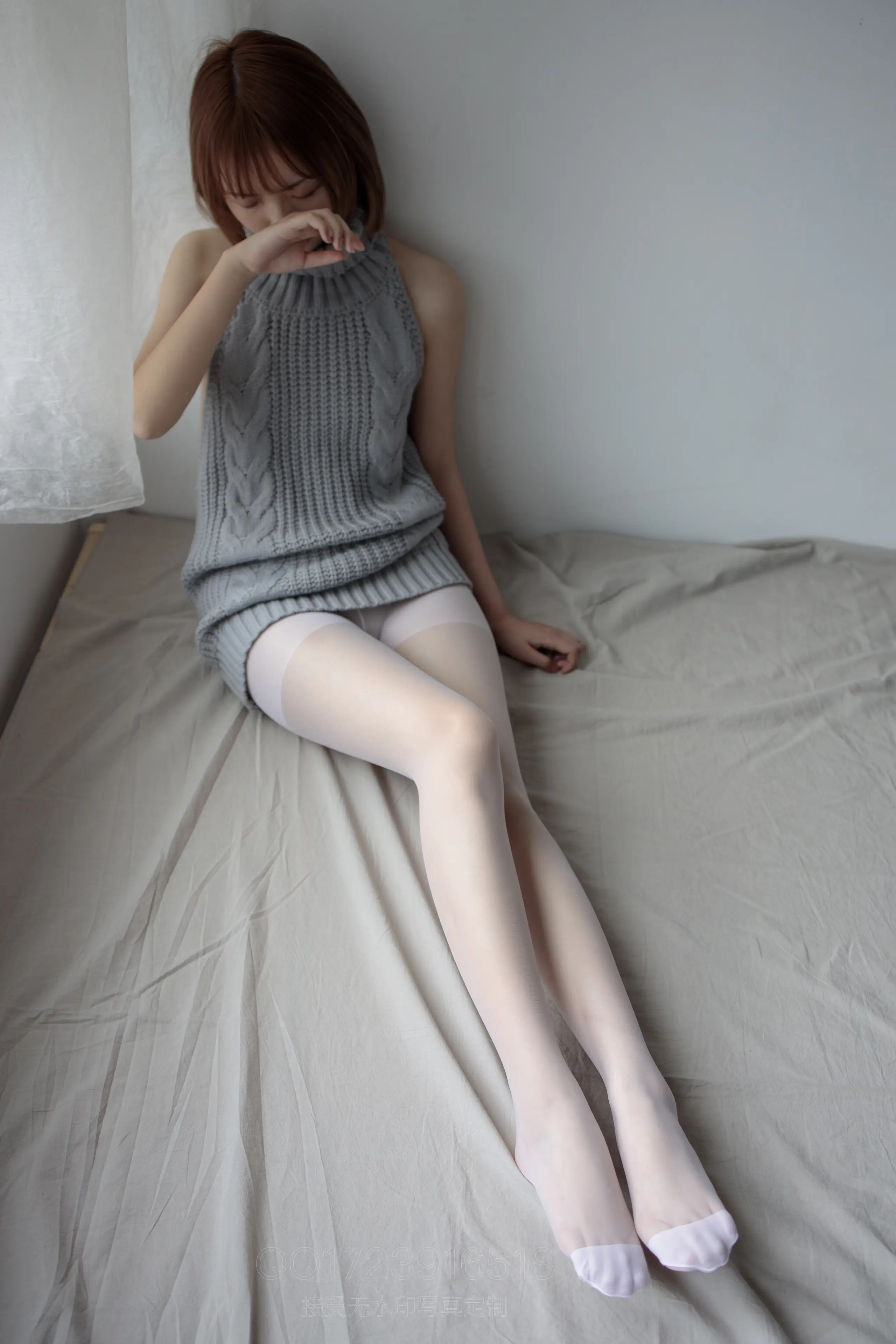 森萝财团 X 薄白丝露背毛衣 [100P]