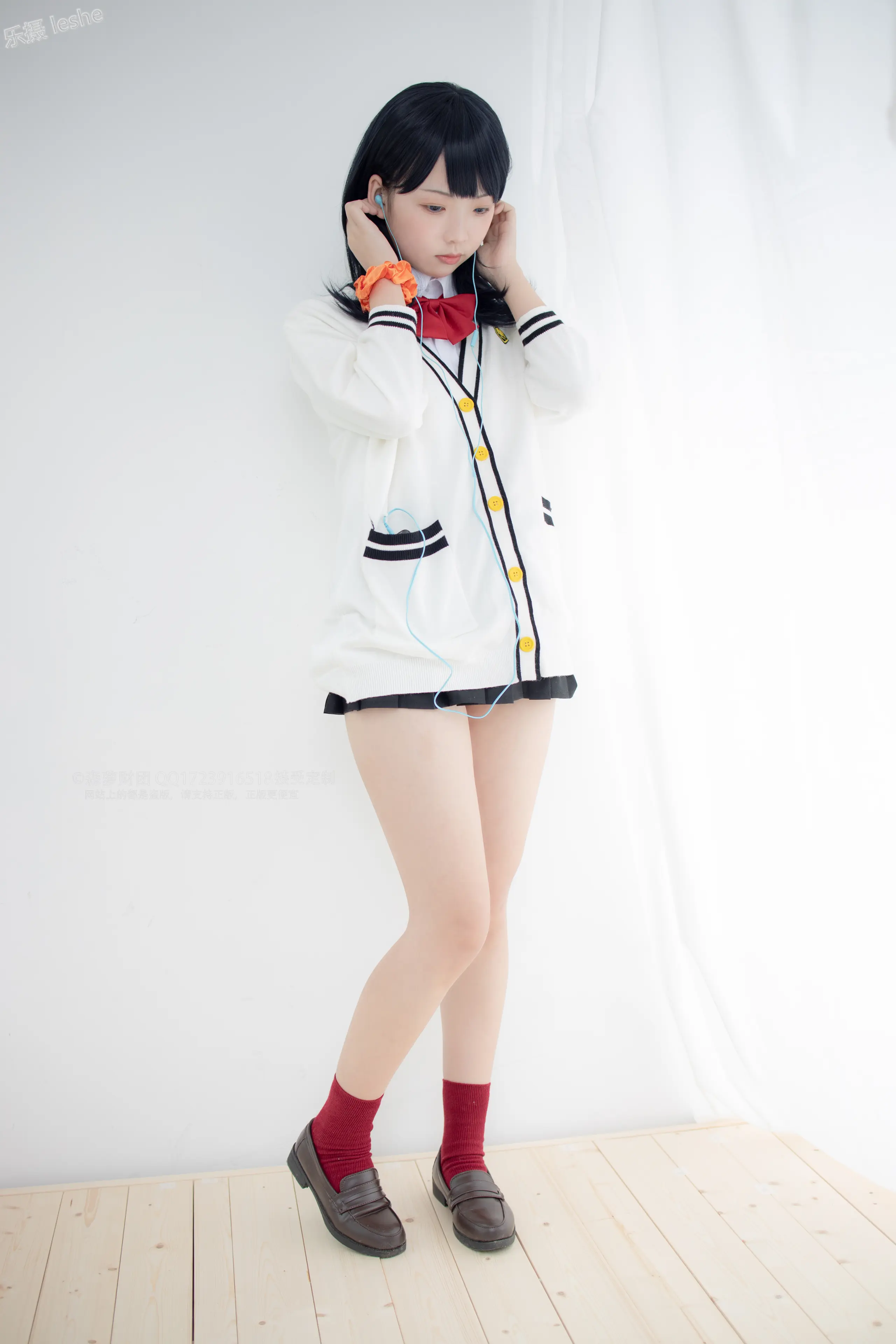 森萝财团 X 20D肉丝短棉袜踩物 [93P]