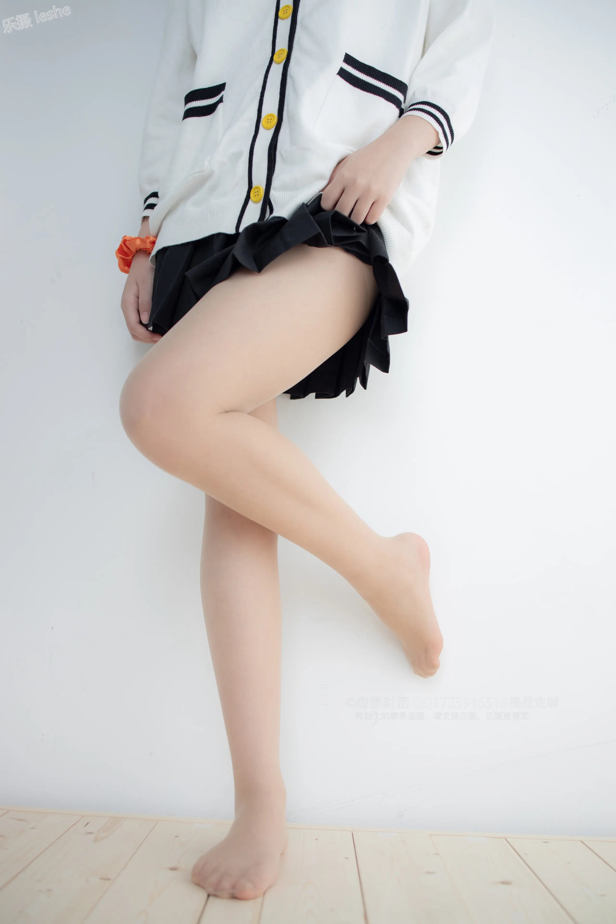 森萝财团 X 20D肉丝短棉袜踩物 [93P]