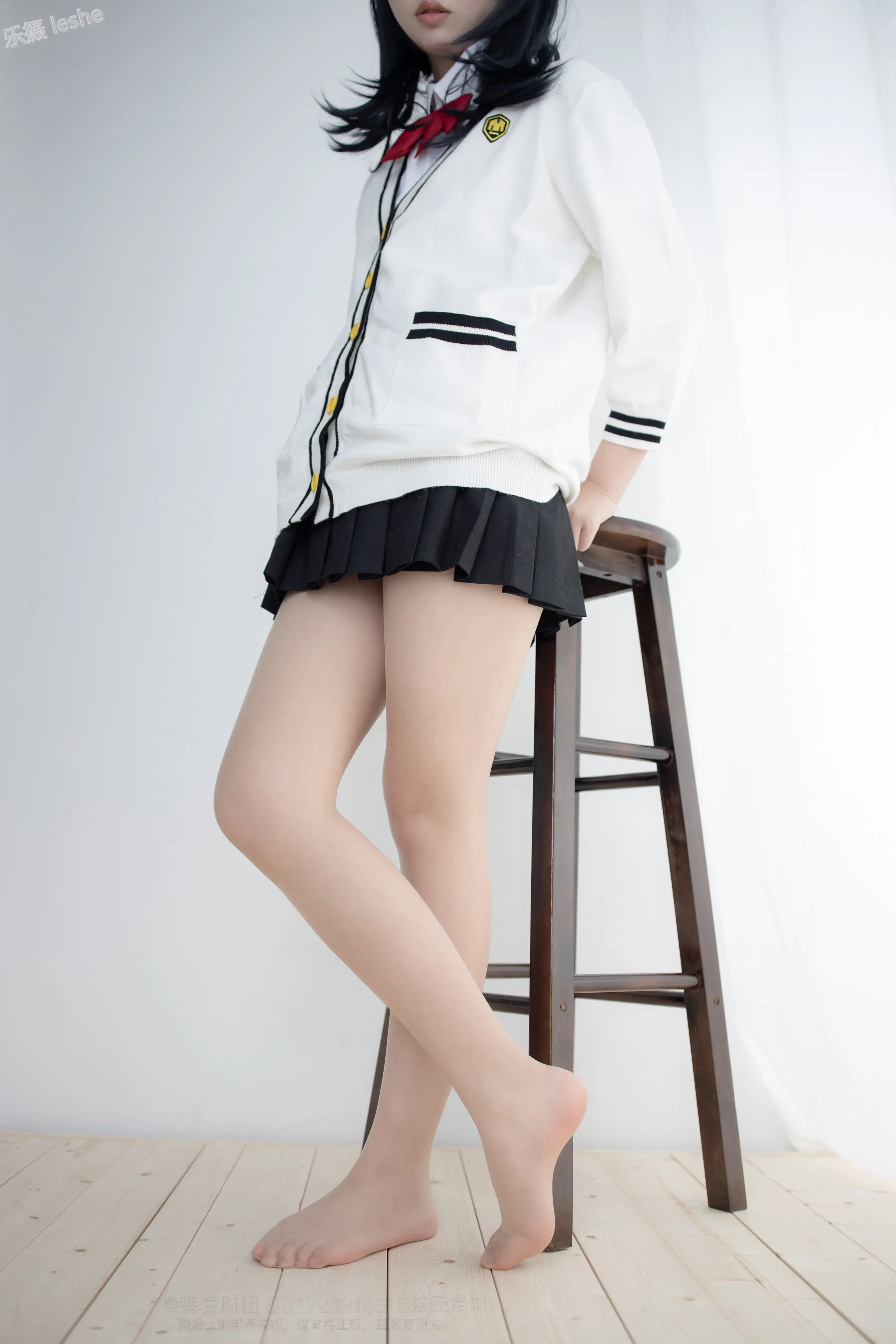 森萝财团 X 20D肉丝短棉袜踩物 [93P]