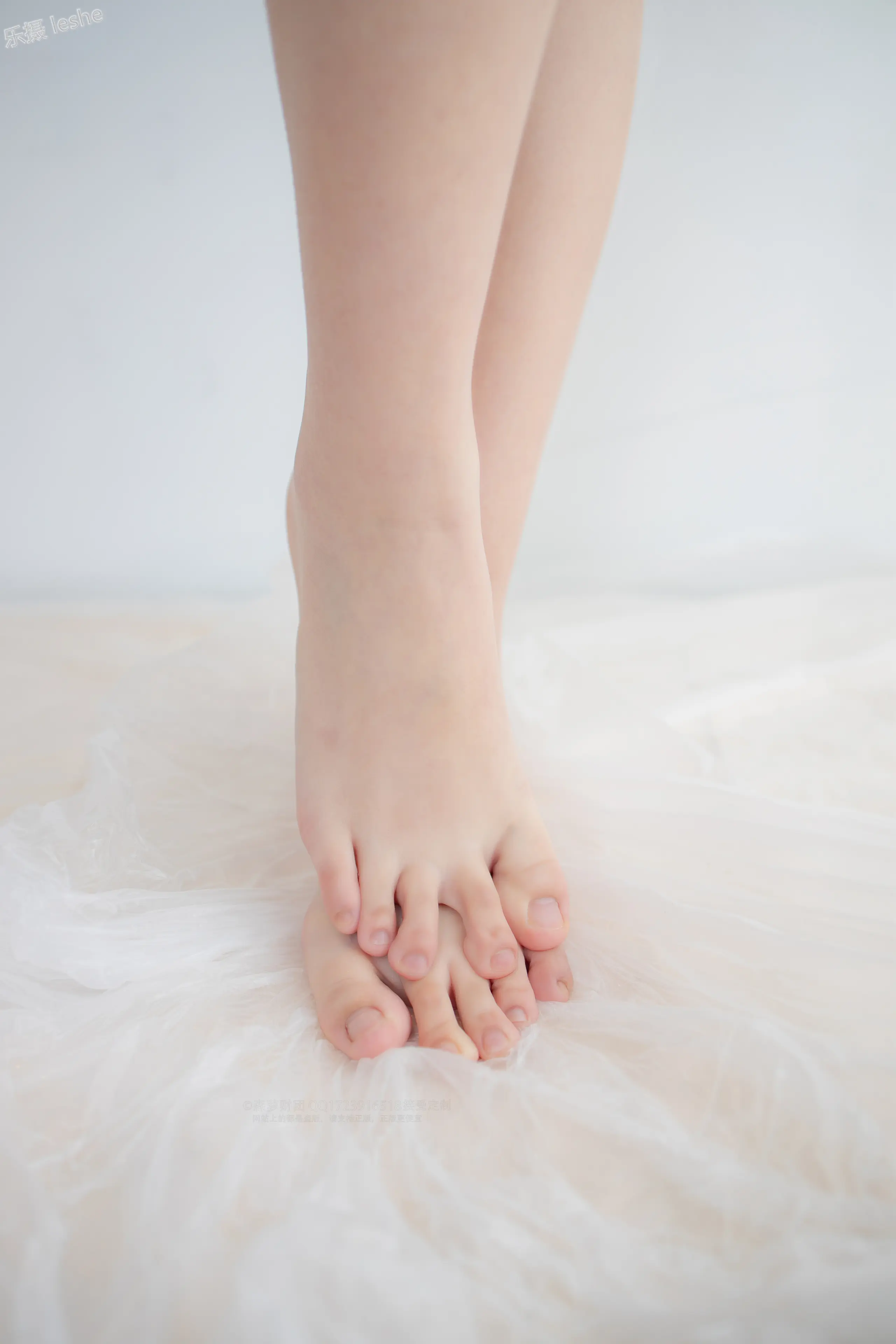 森萝财团 X 20D肉丝短棉袜踩物 [93P]