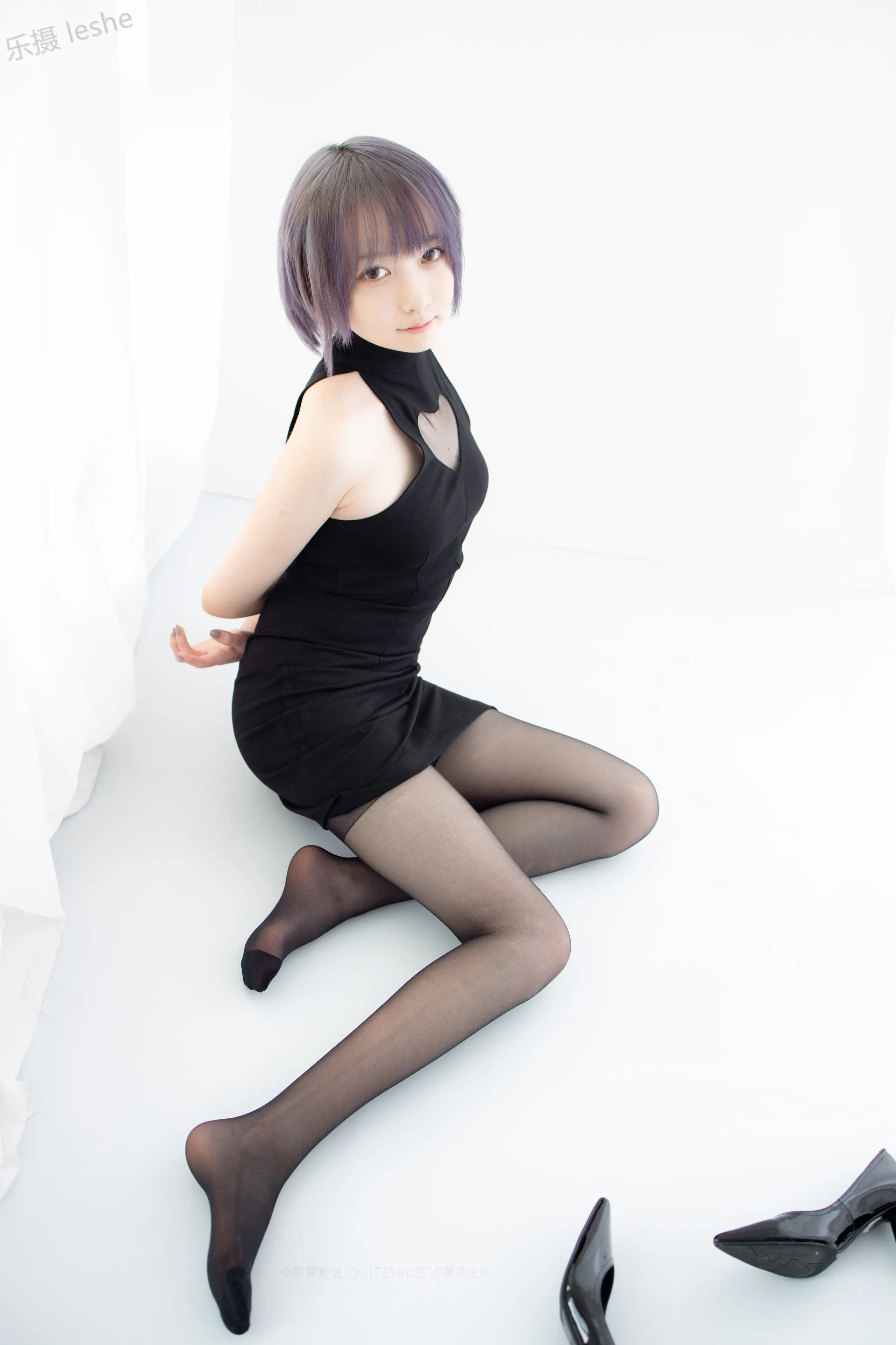 森萝财团 X 20D黑丝踩物 [111P]