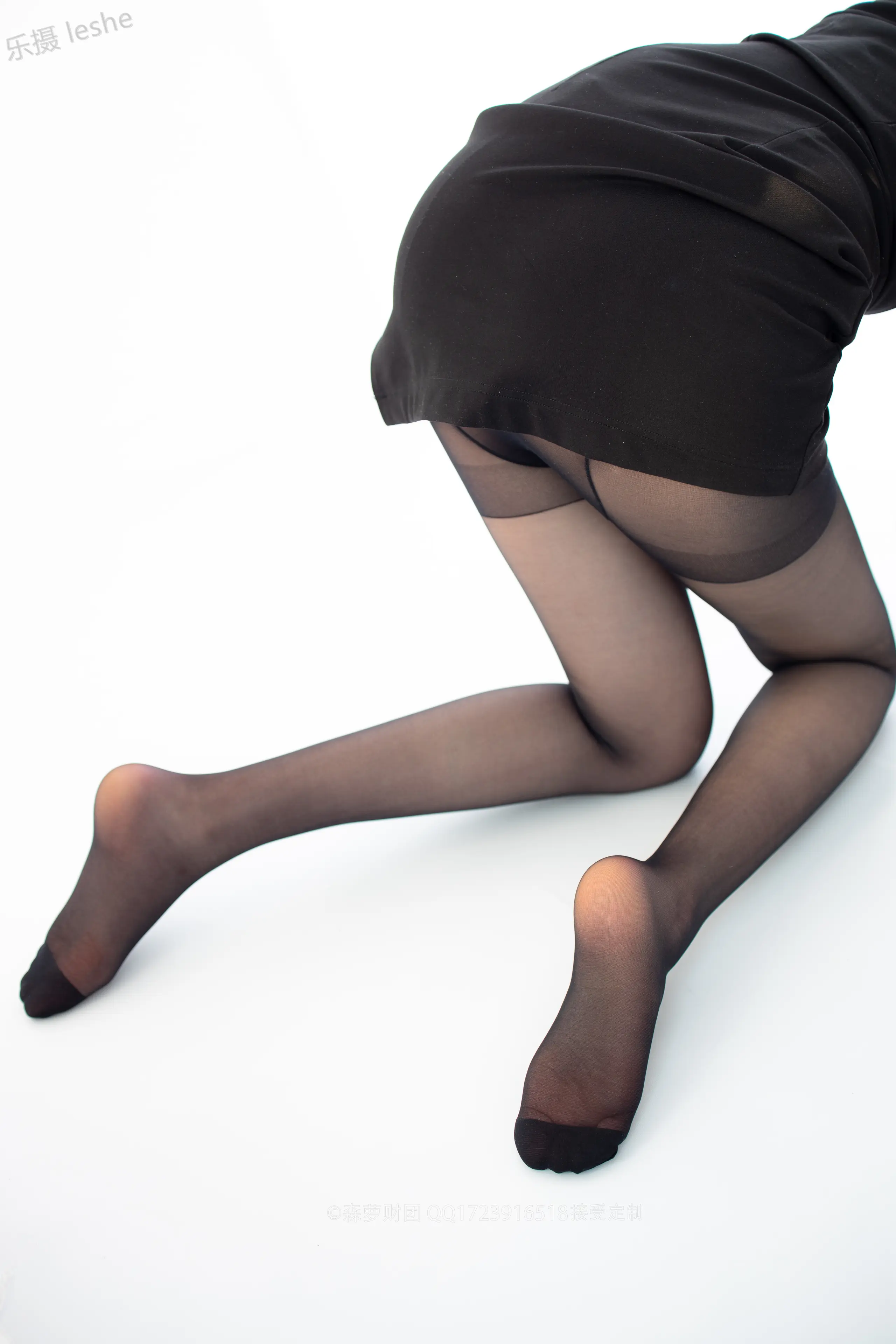 森萝财团 X 20D黑丝踩物 [111P]