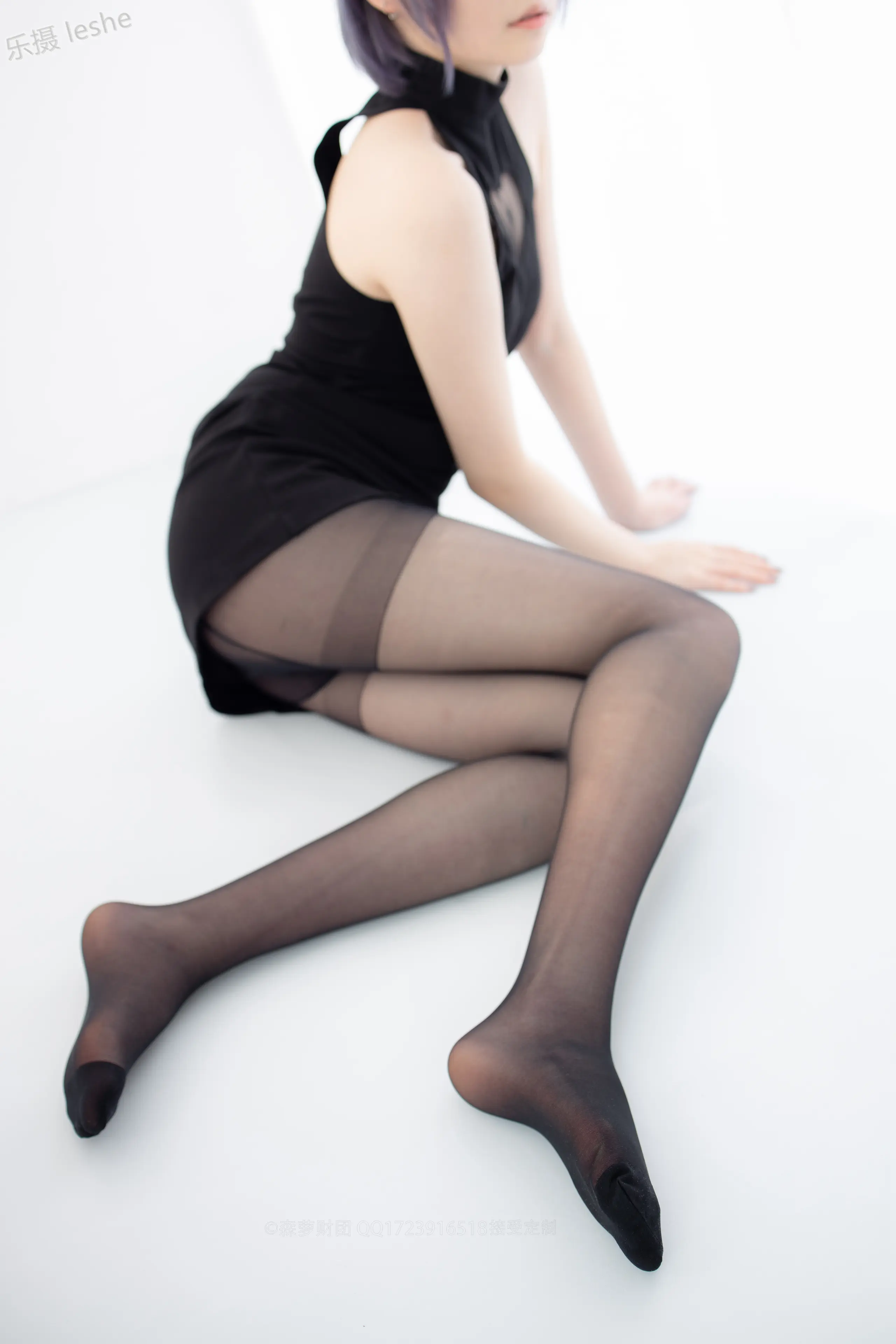 森萝财团 X 20D黑丝踩物 [111P]