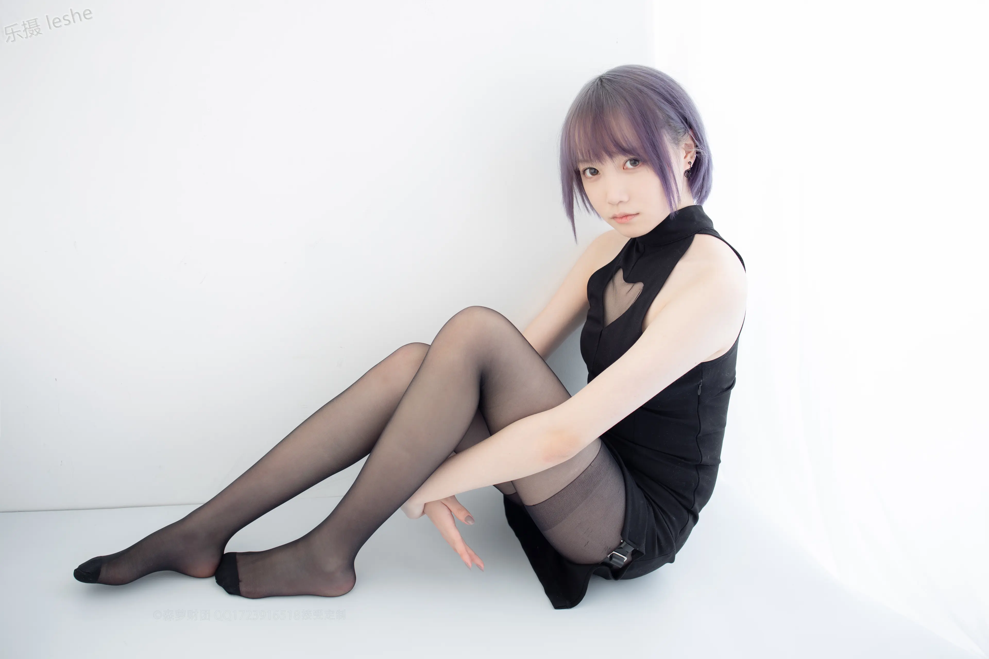 森萝财团 X 20D黑丝踩物 [111P]