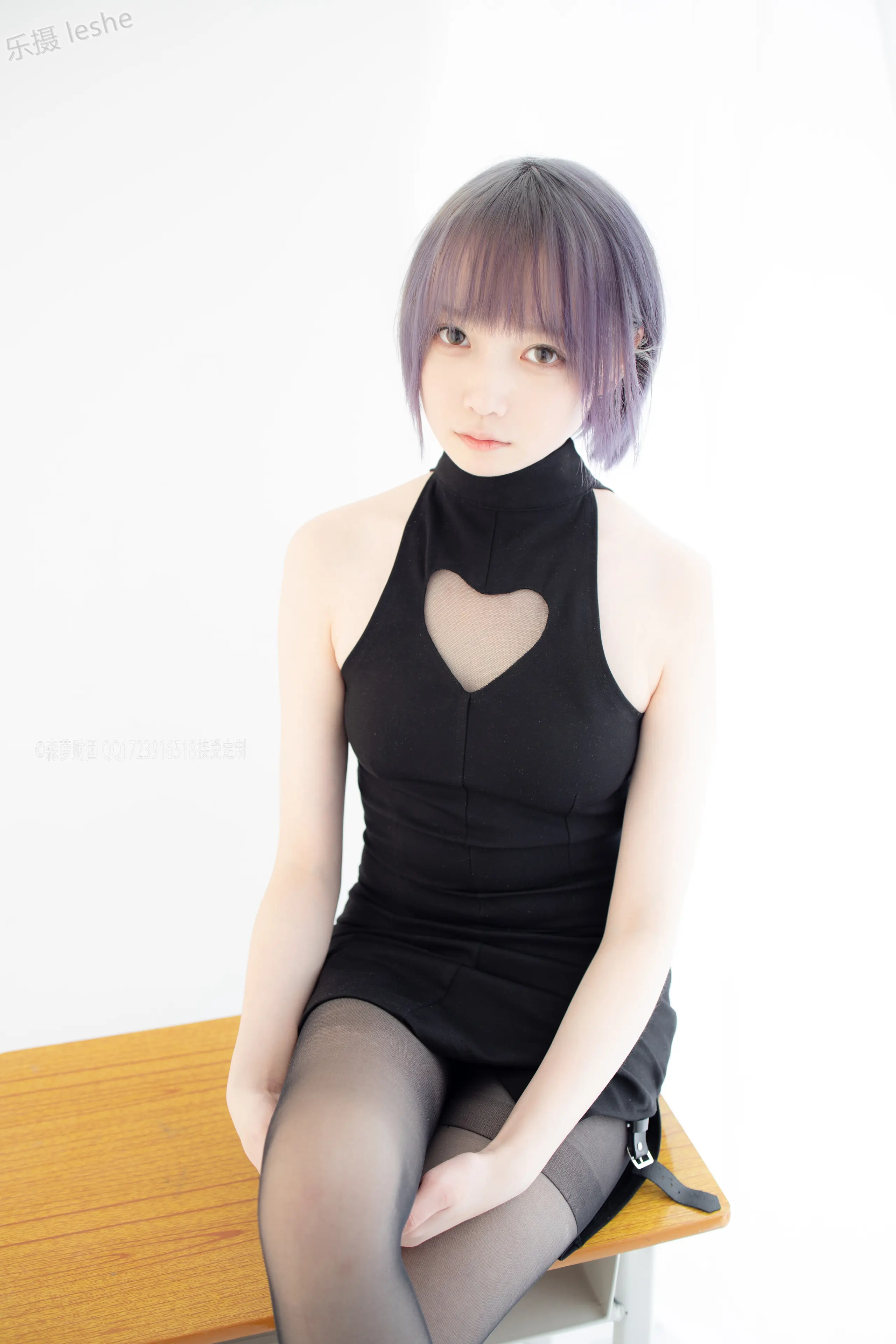 森萝财团 X 20D黑丝踩物 [111P]