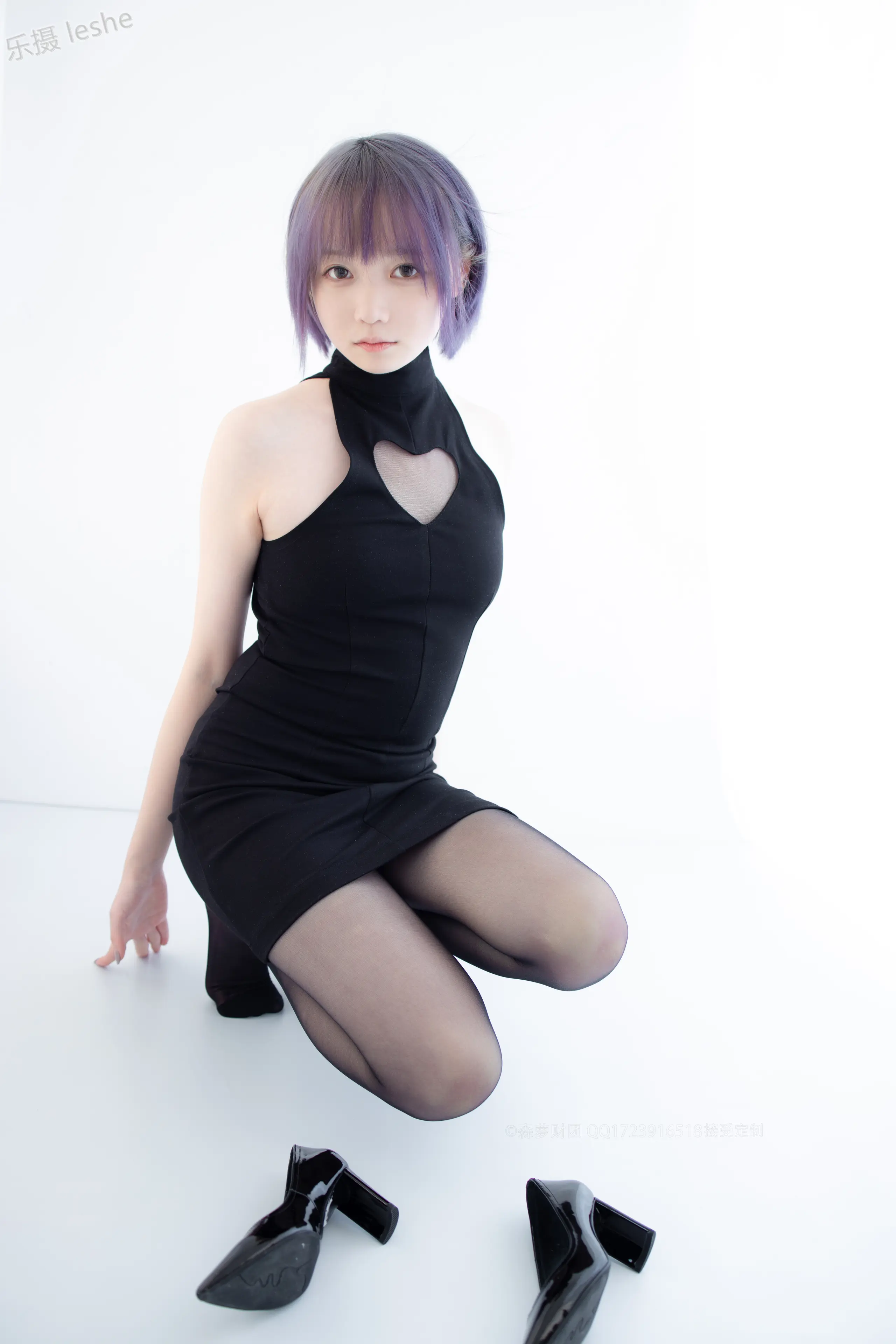 森萝财团 X 20D黑丝踩物 [111P]