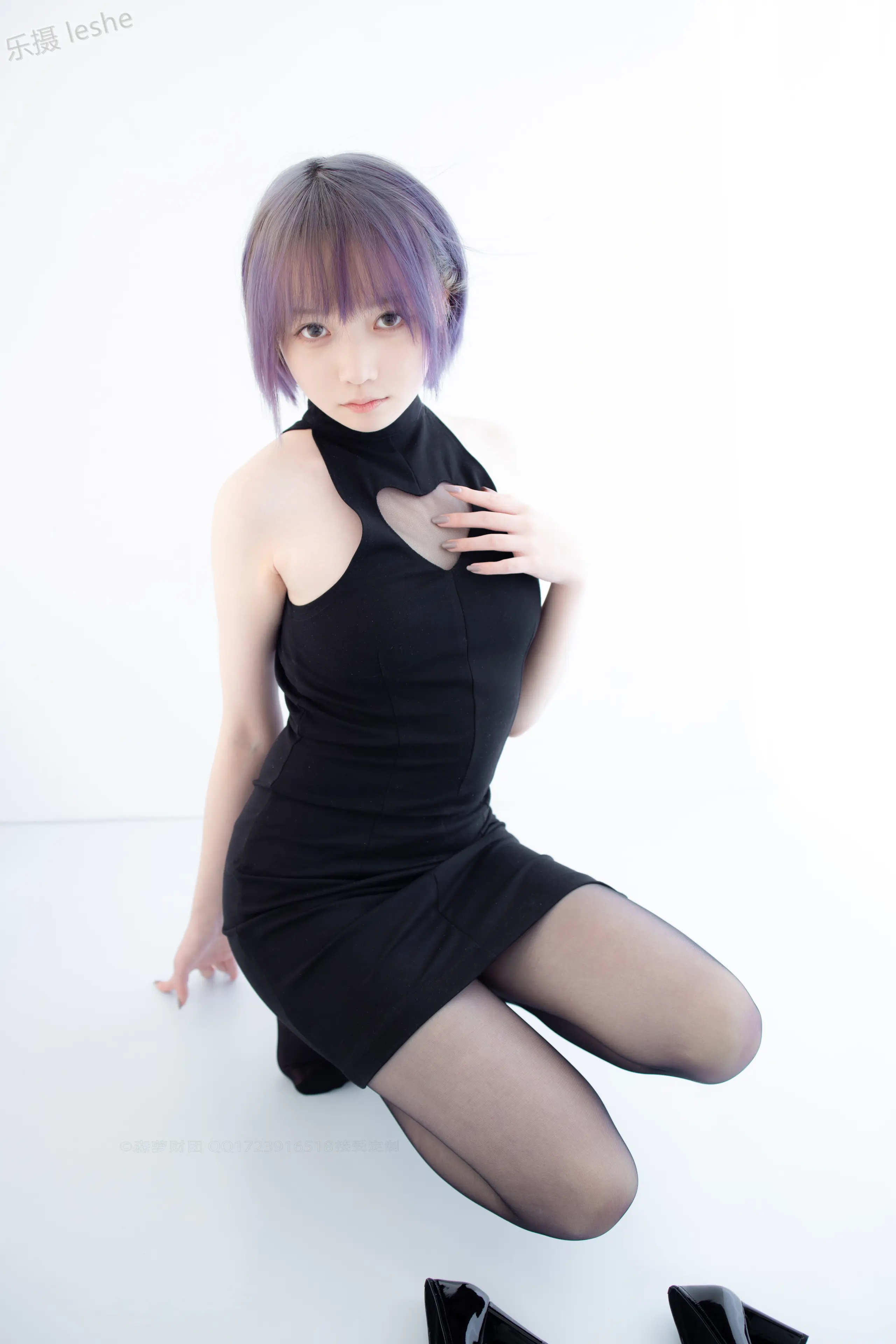 森萝财团 X 20D黑丝踩物 [111P]