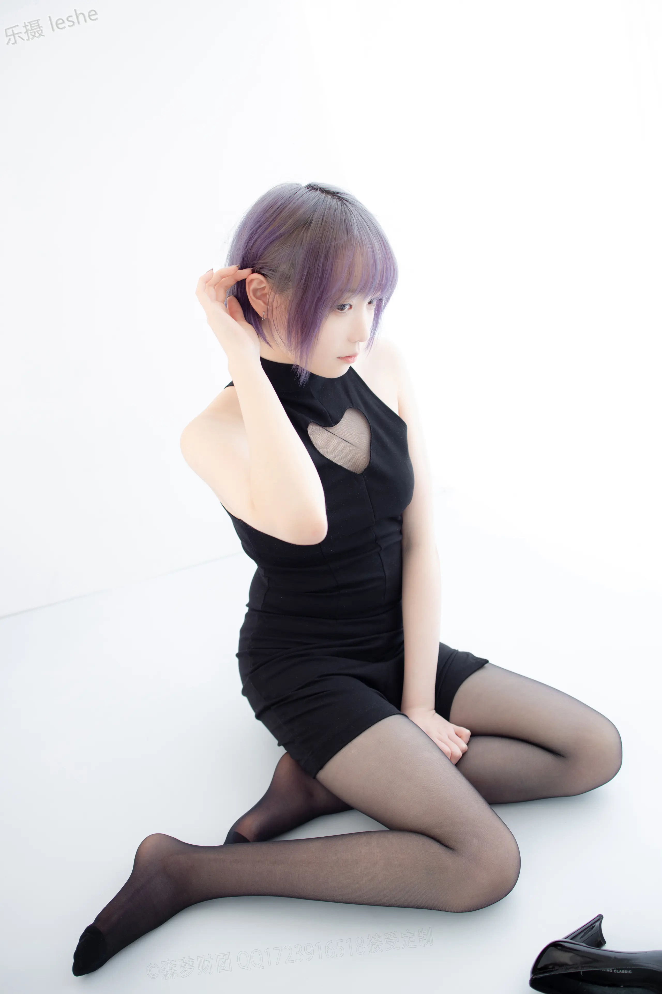 森萝财团 X 20D黑丝踩物 [111P]