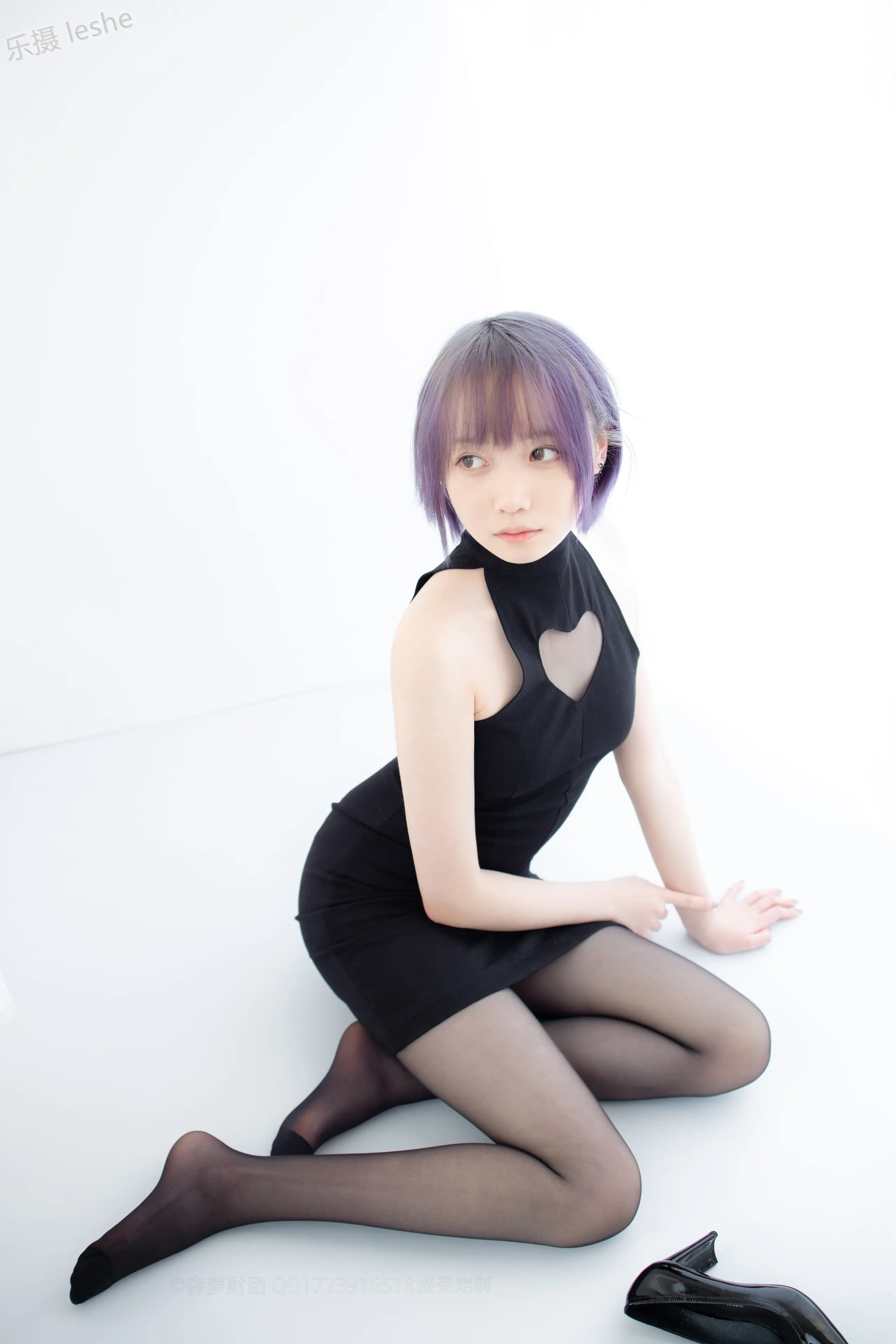 森萝财团 X 20D黑丝踩物 [111P]