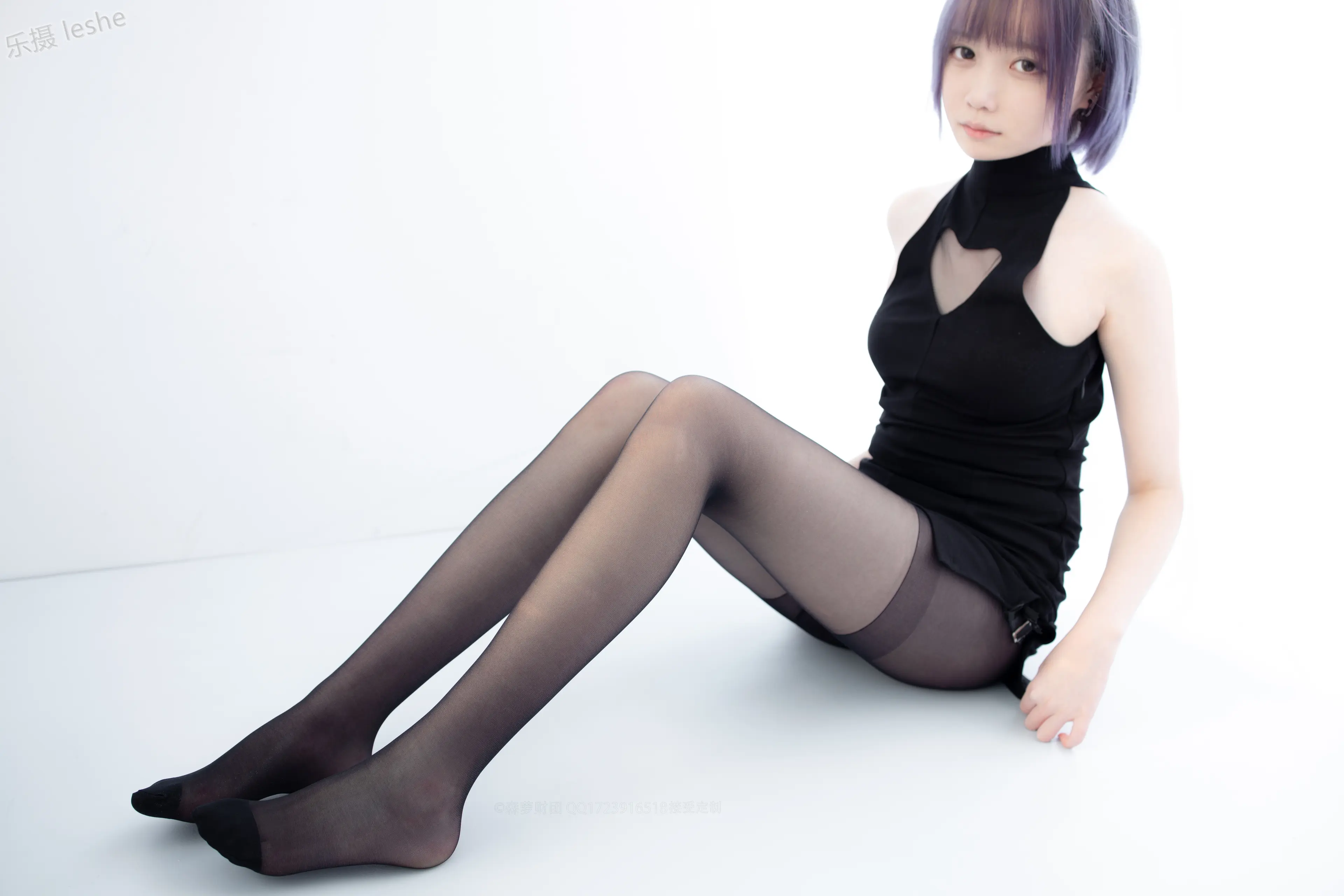 森萝财团 X 20D黑丝踩物 [111P]