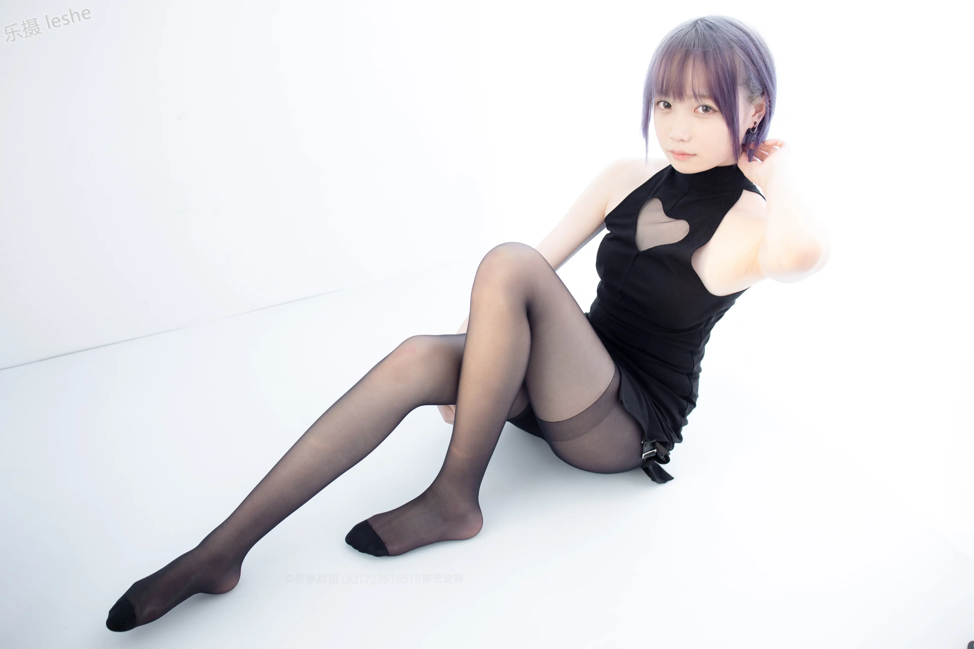 森萝财团 X 20D黑丝踩物 [111P]