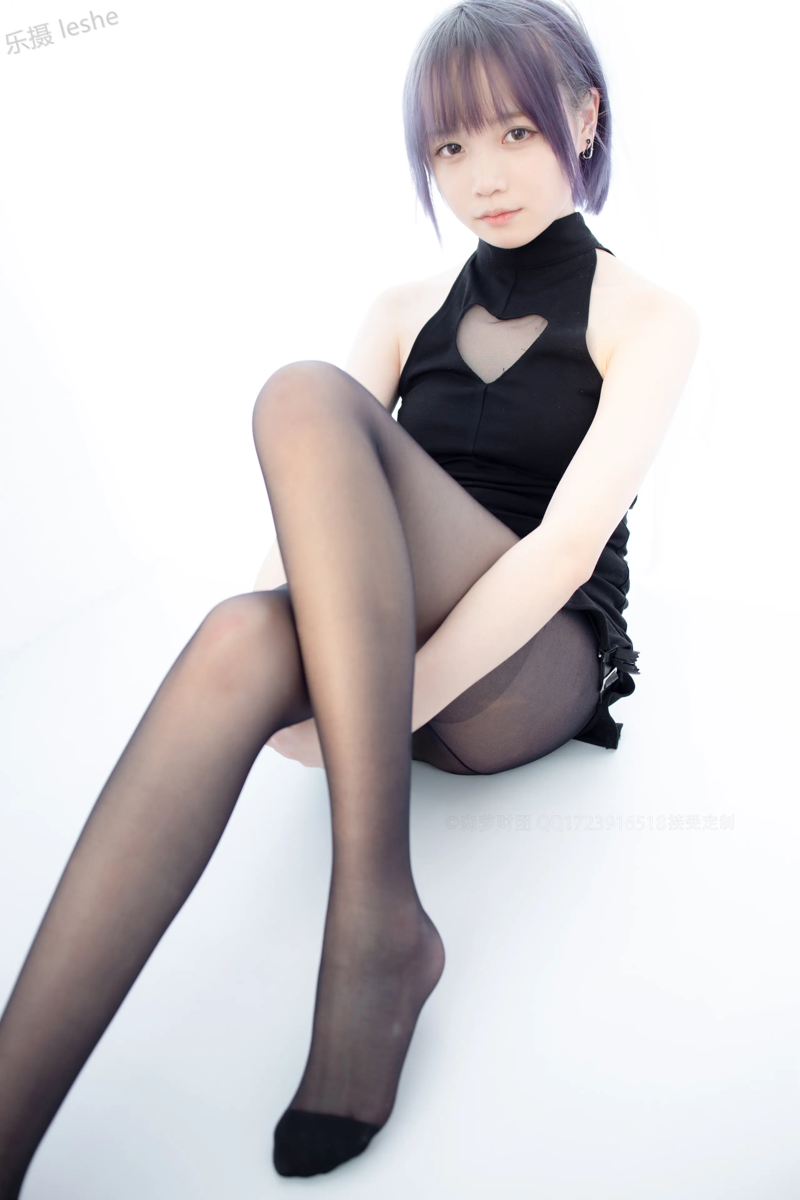 森萝财团 X 20D黑丝踩物 [111P]