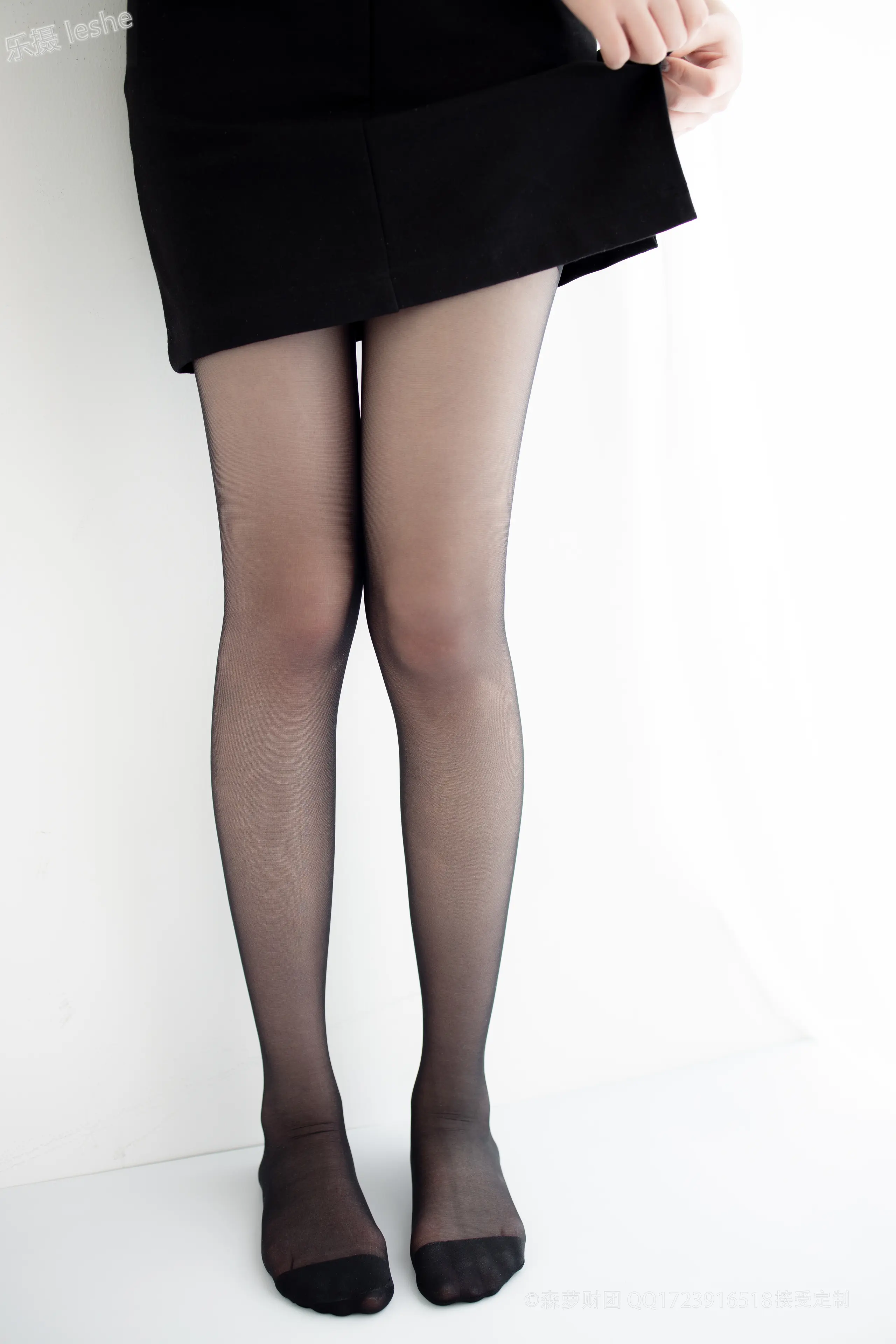 森萝财团 X 20D黑丝踩物 [111P]