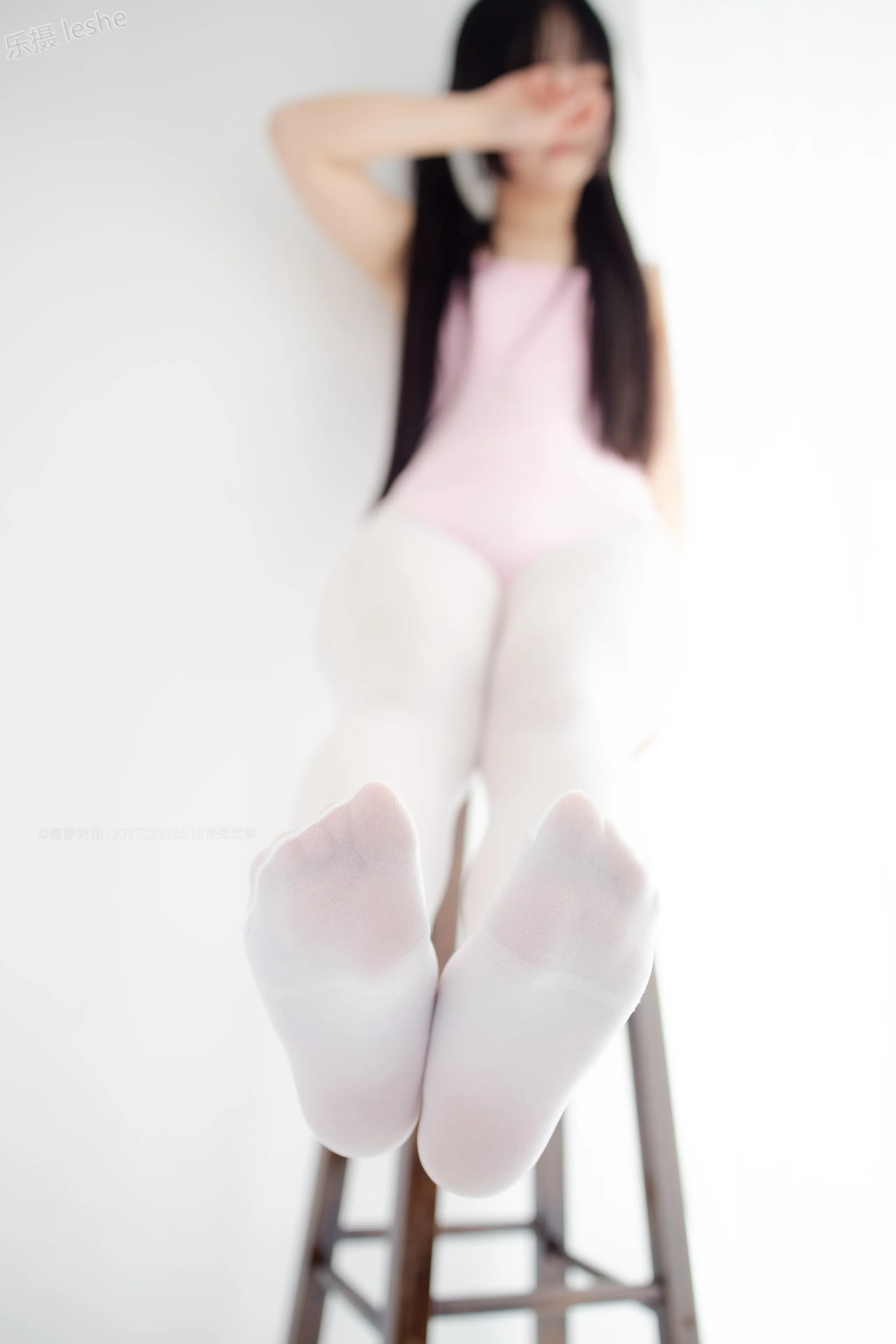 森萝财团 X 50D白丝练功服百合踩物 [103P]