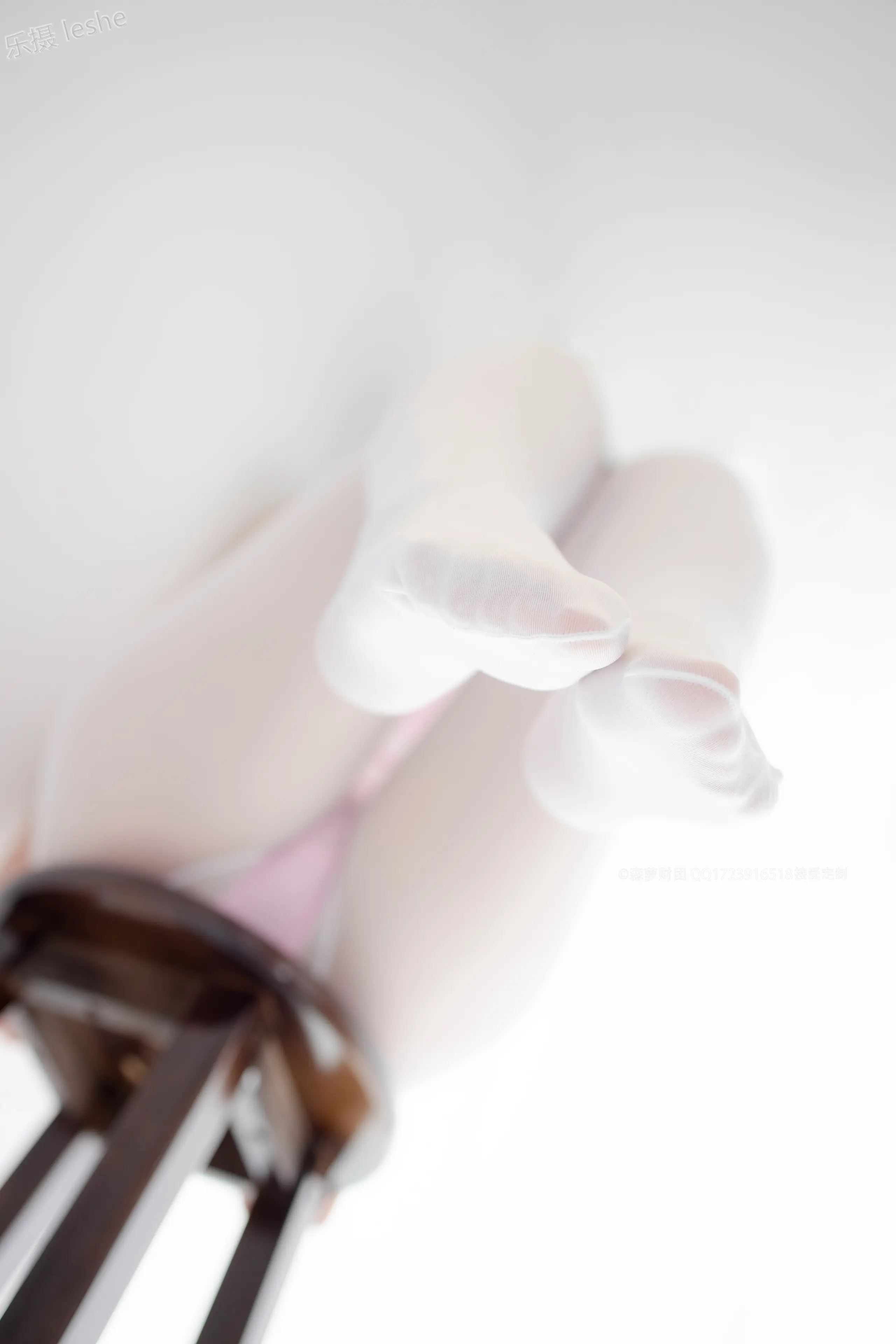 森萝财团 X 50D白丝练功服百合踩物 [103P]