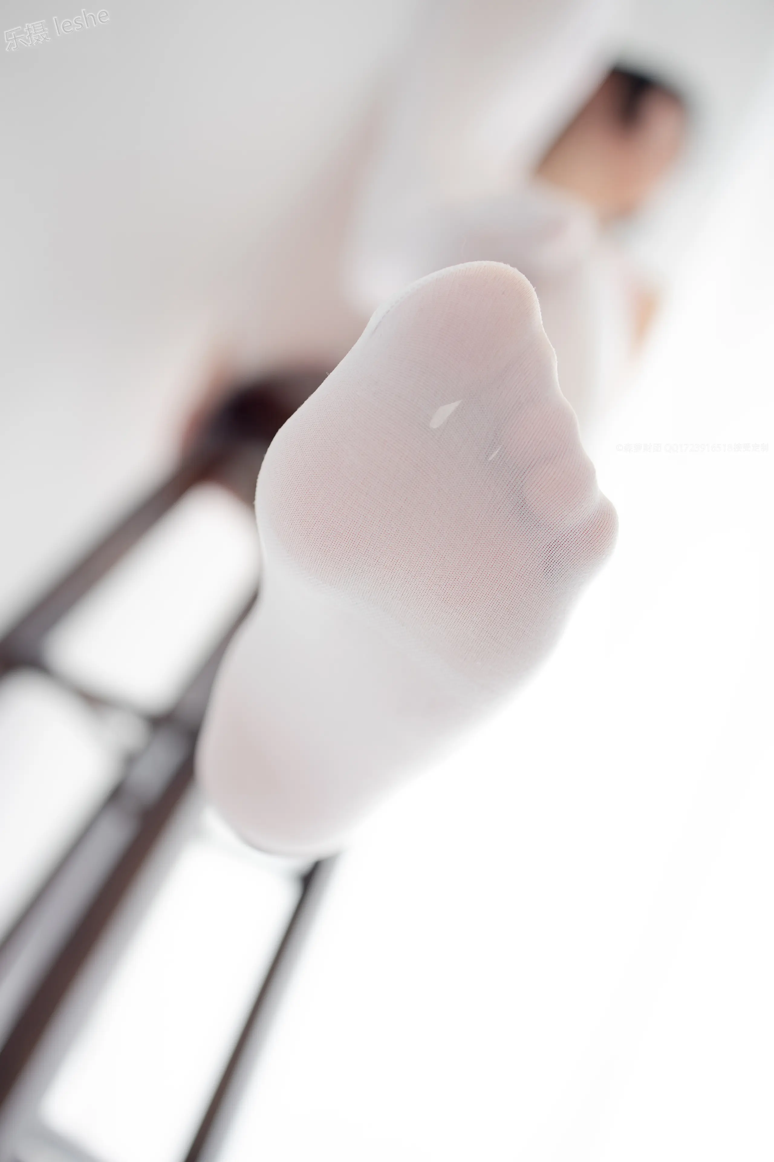 森萝财团 X 50D白丝练功服百合踩物 [103P]