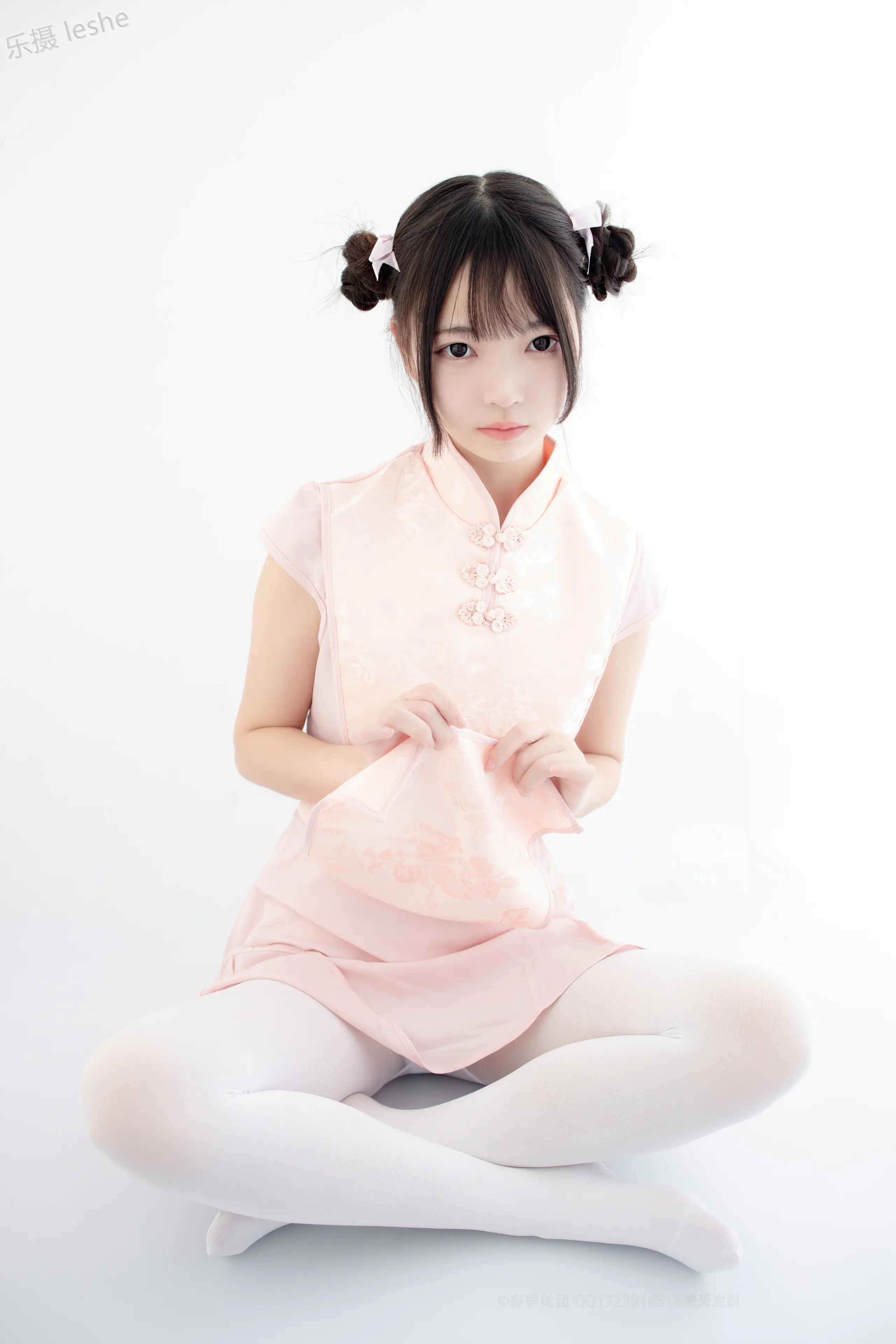 森萝财团 X 80D白丝踩物 [66P]