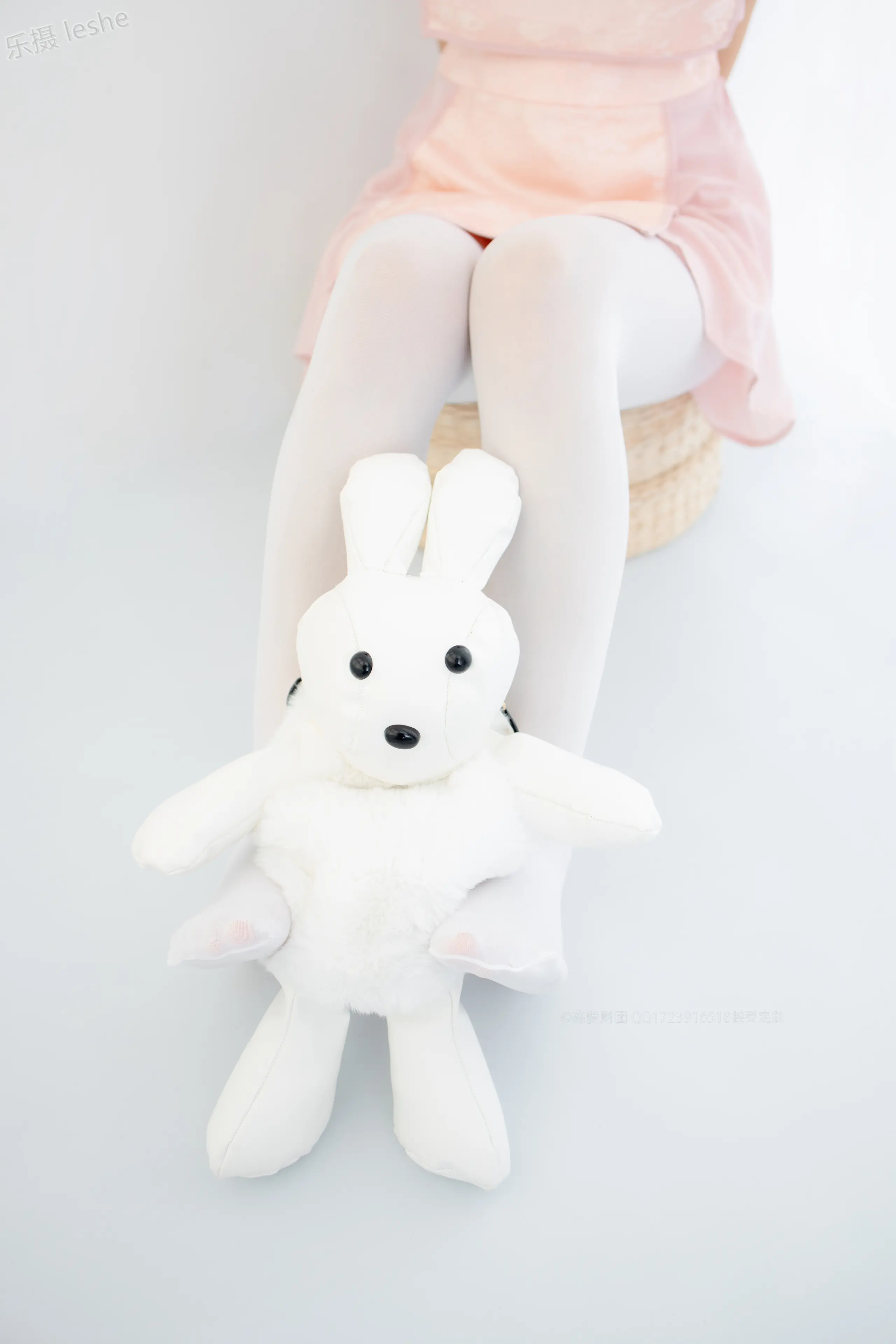 森萝财团 X 80D白丝踩物 [66P]