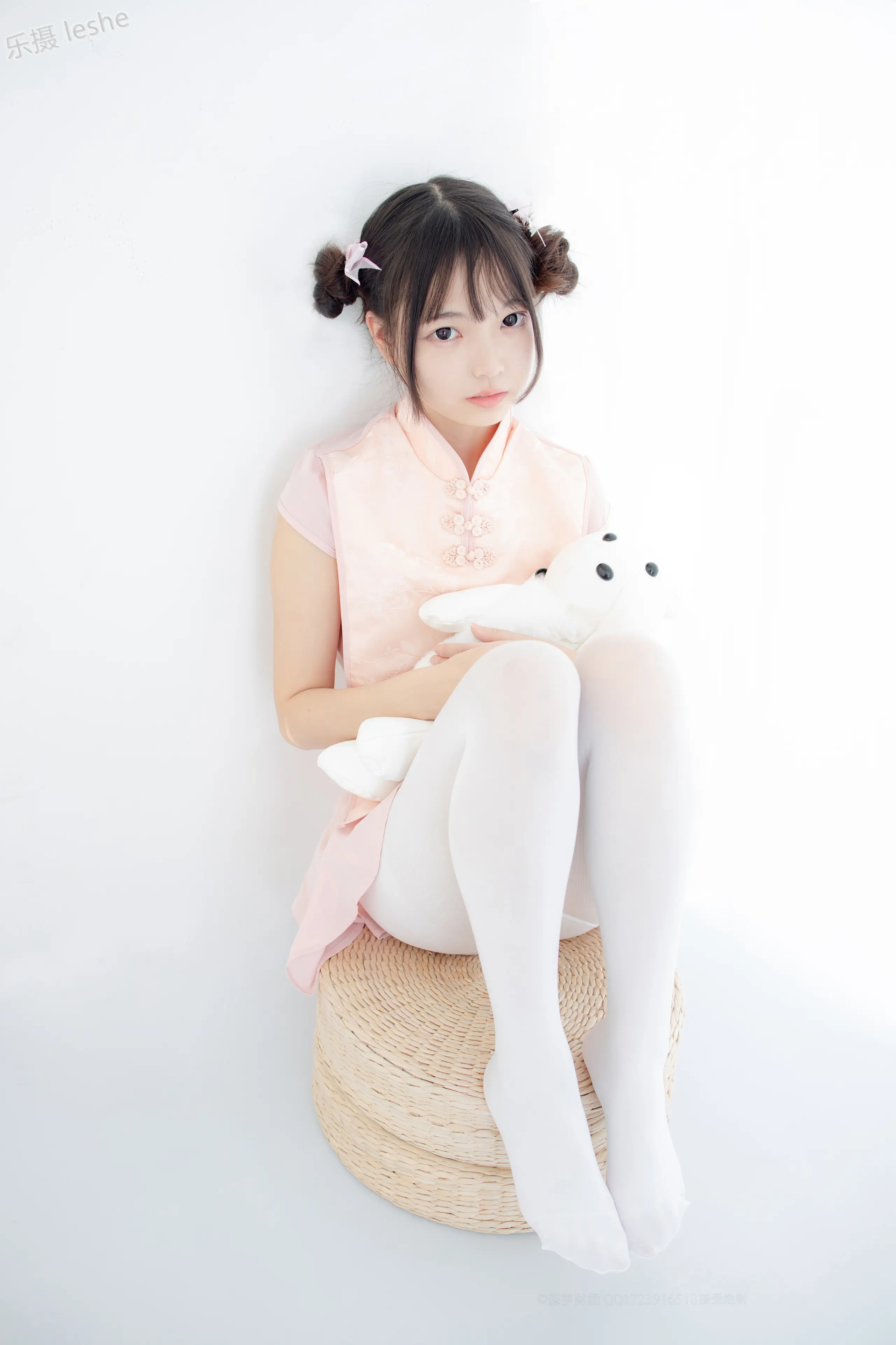 森萝财团 X 80D白丝踩物 [66P]