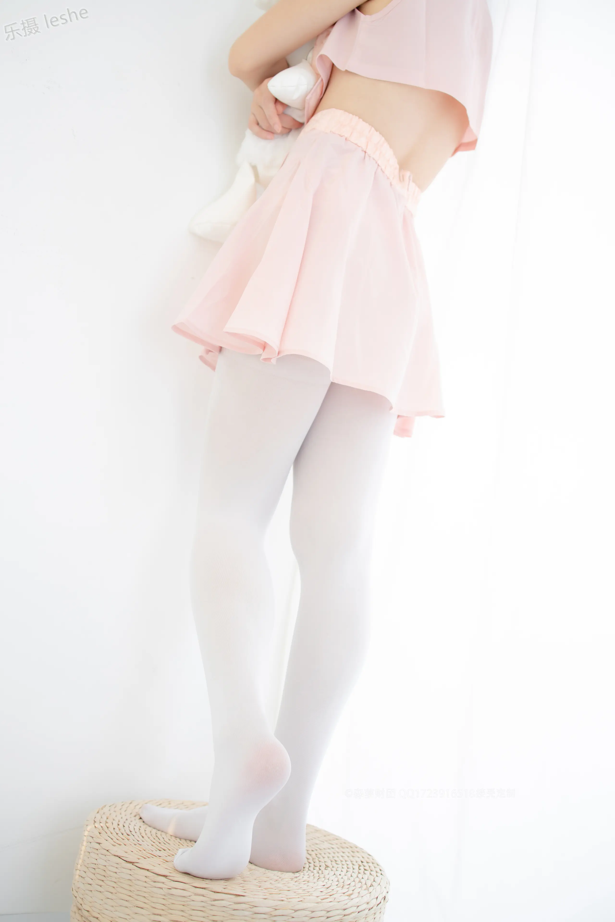 森萝财团 X 80D白丝踩物 [66P]