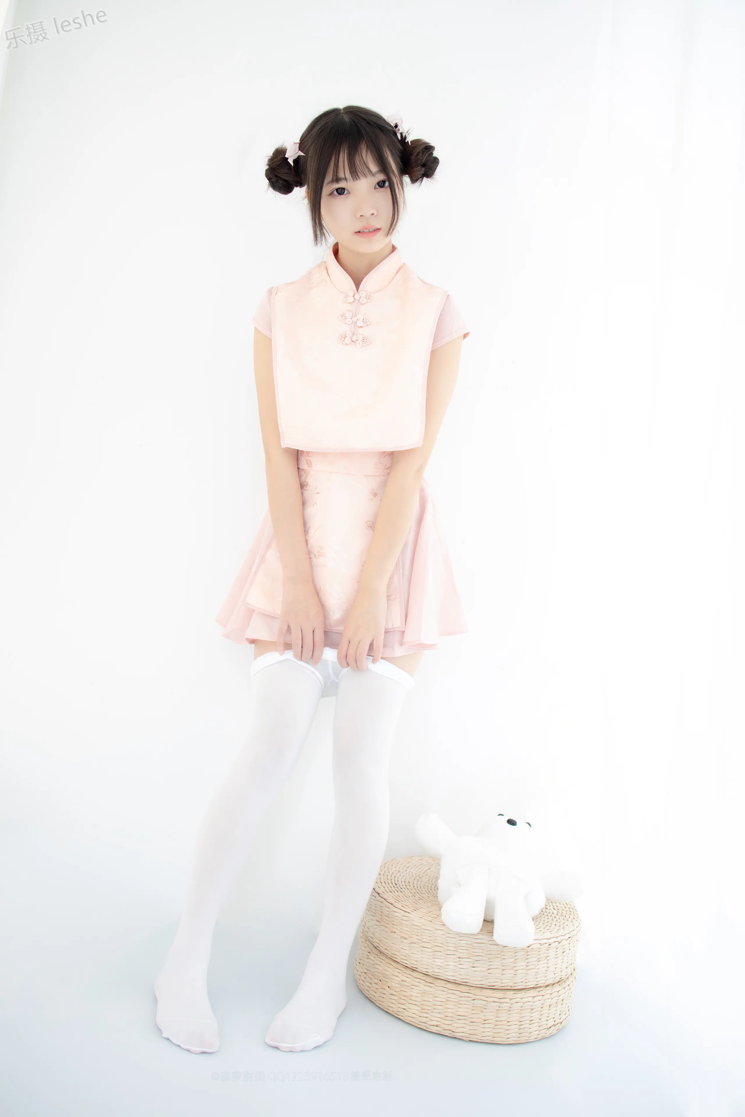 森萝财团 X 80D白丝踩物 [66P]